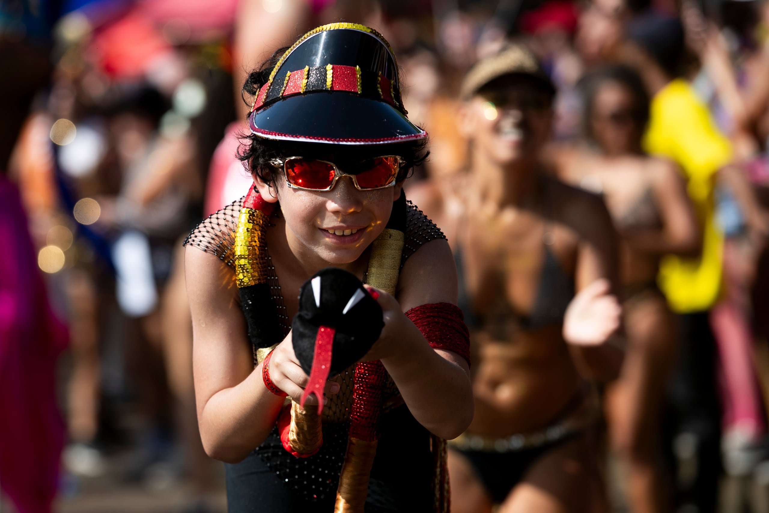 Para muchos de los asistentes, una de las mayores preocupaciones es no perder sus celulares, ya que los robos son demasiado comunes.