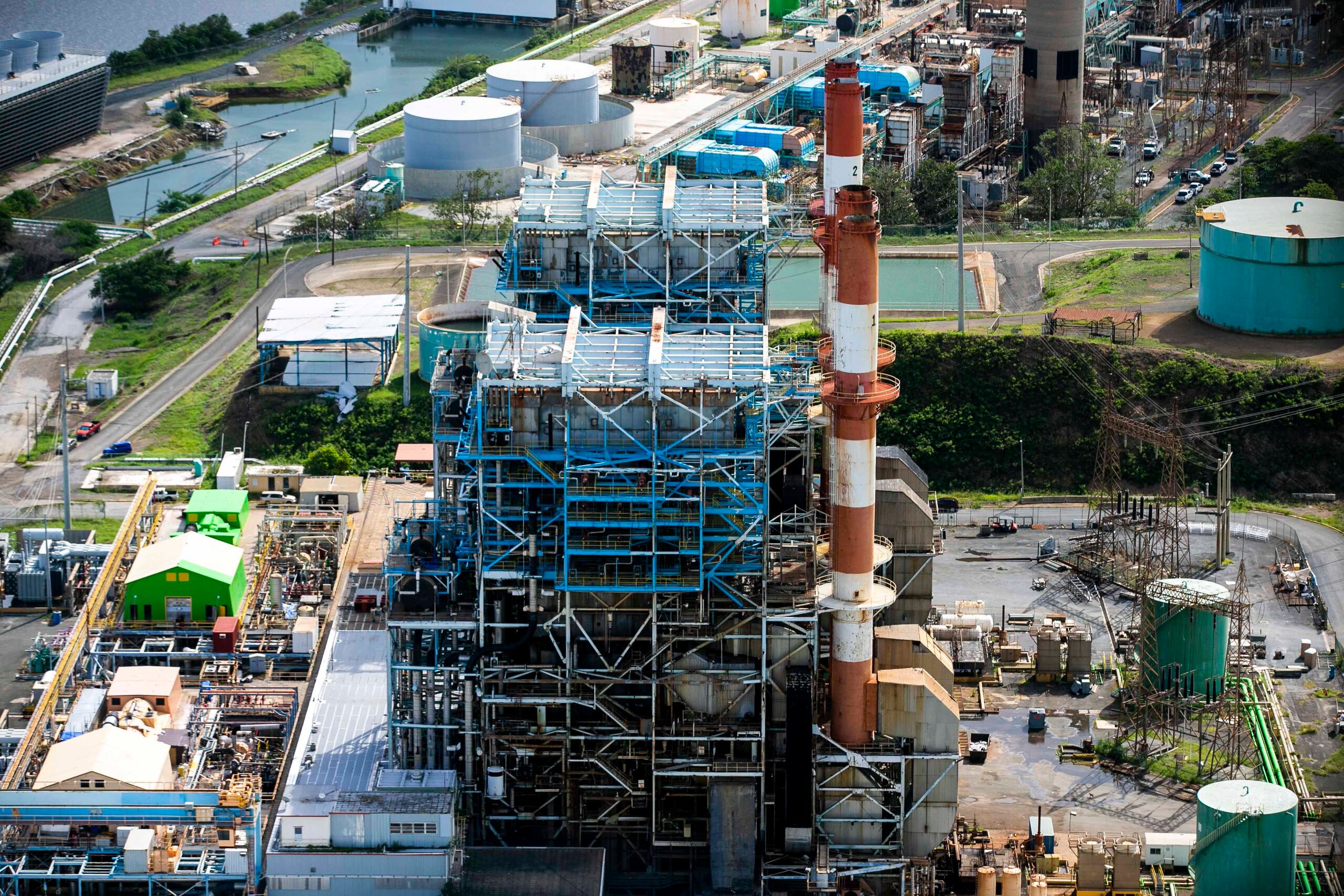 Imagen aérea de la Central Aguirre en Salinas.