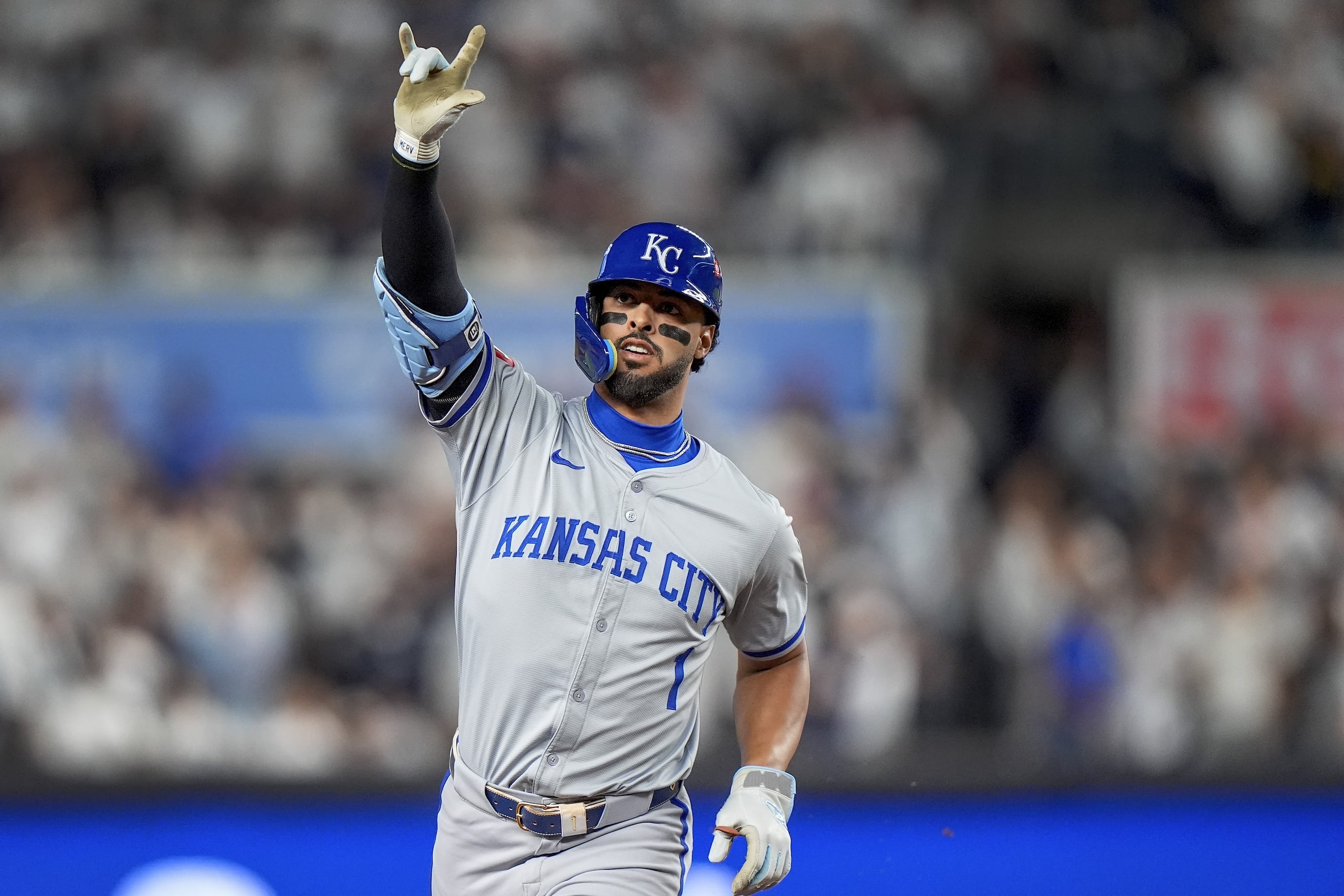 MJ Meléndez con uniforme de Kansas City.