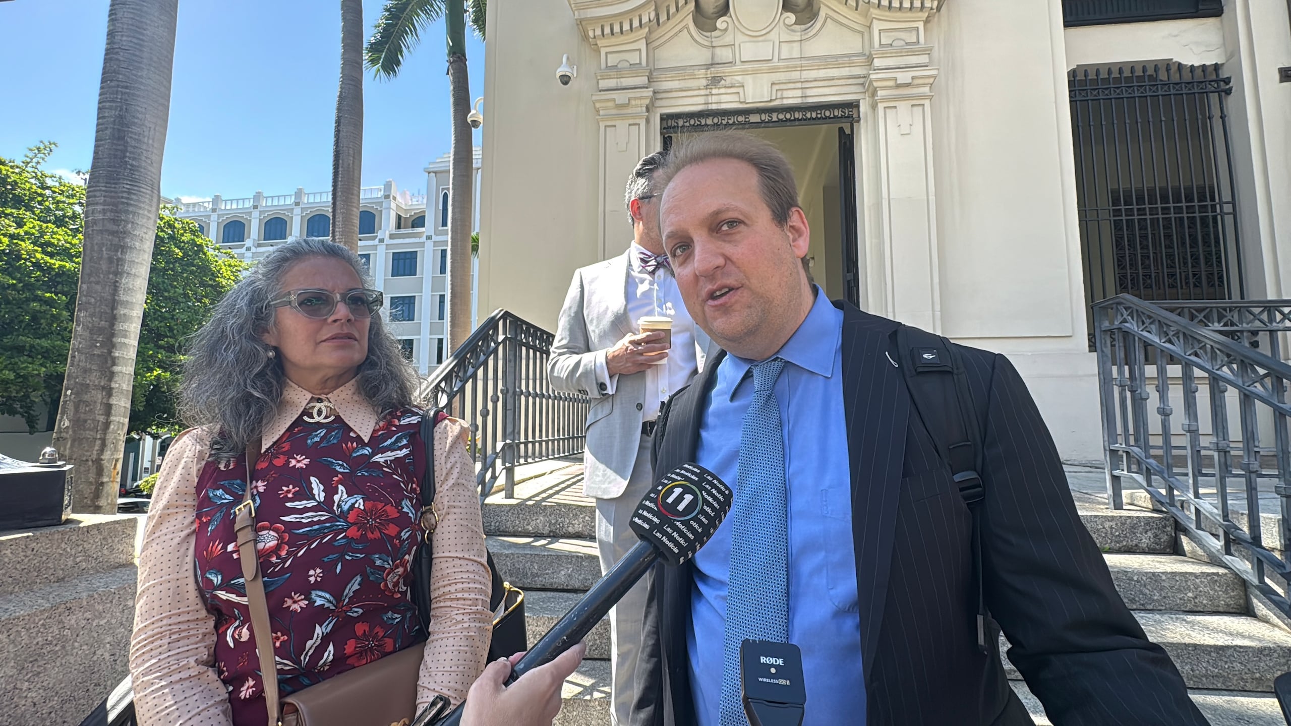 El abogado Justin Gelfand encabeza la defensa de Danielle Bertohty, turista acusada por incendiar varios negocios en Cabo Rojo.