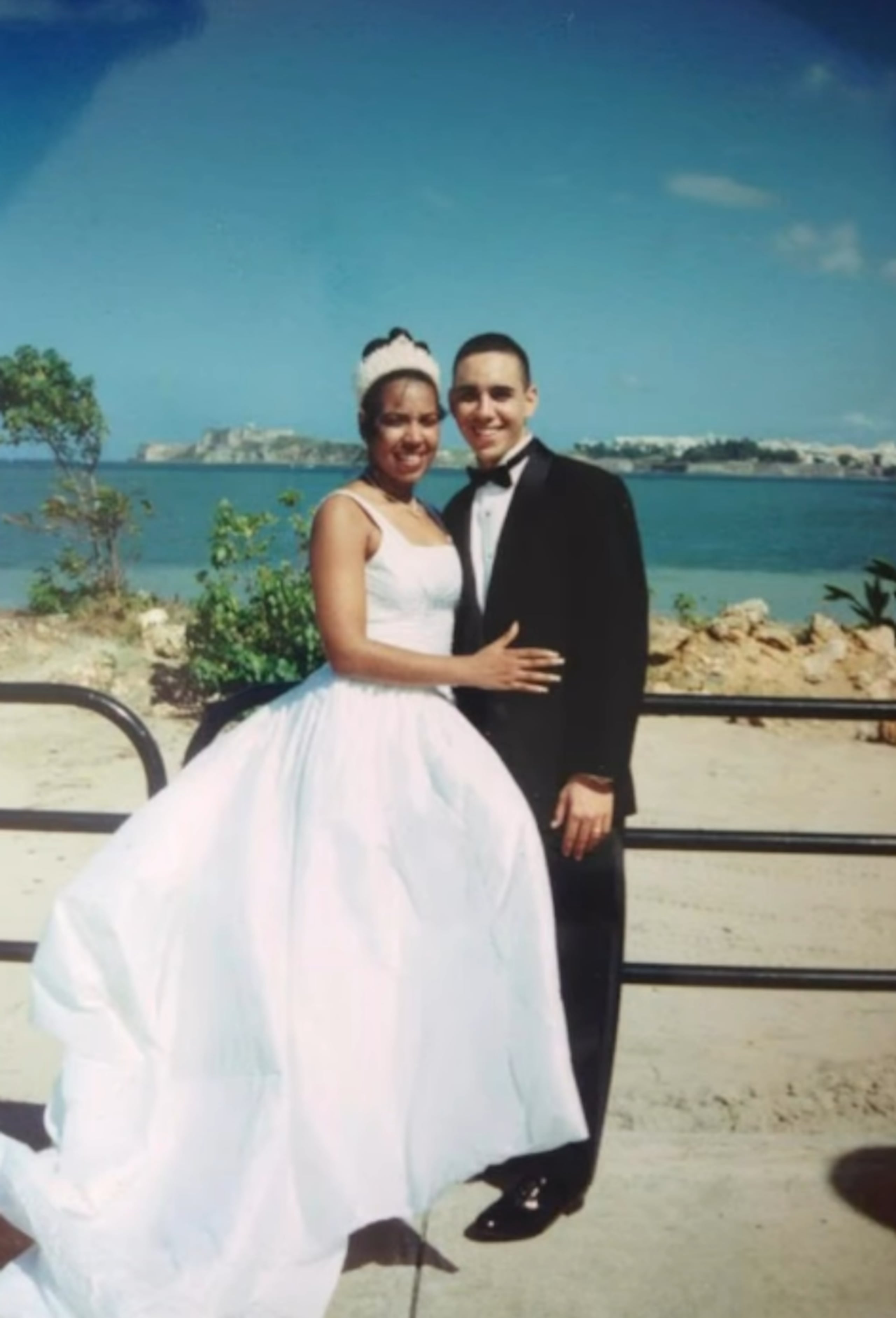 Alex Delgado y Julissa de la Cruz llevaban 26 años de casados y cuatro de noviazgo, según compartió el periodista en una entrevista en el programa "GoodNius" de NotiUno en abril pasado.