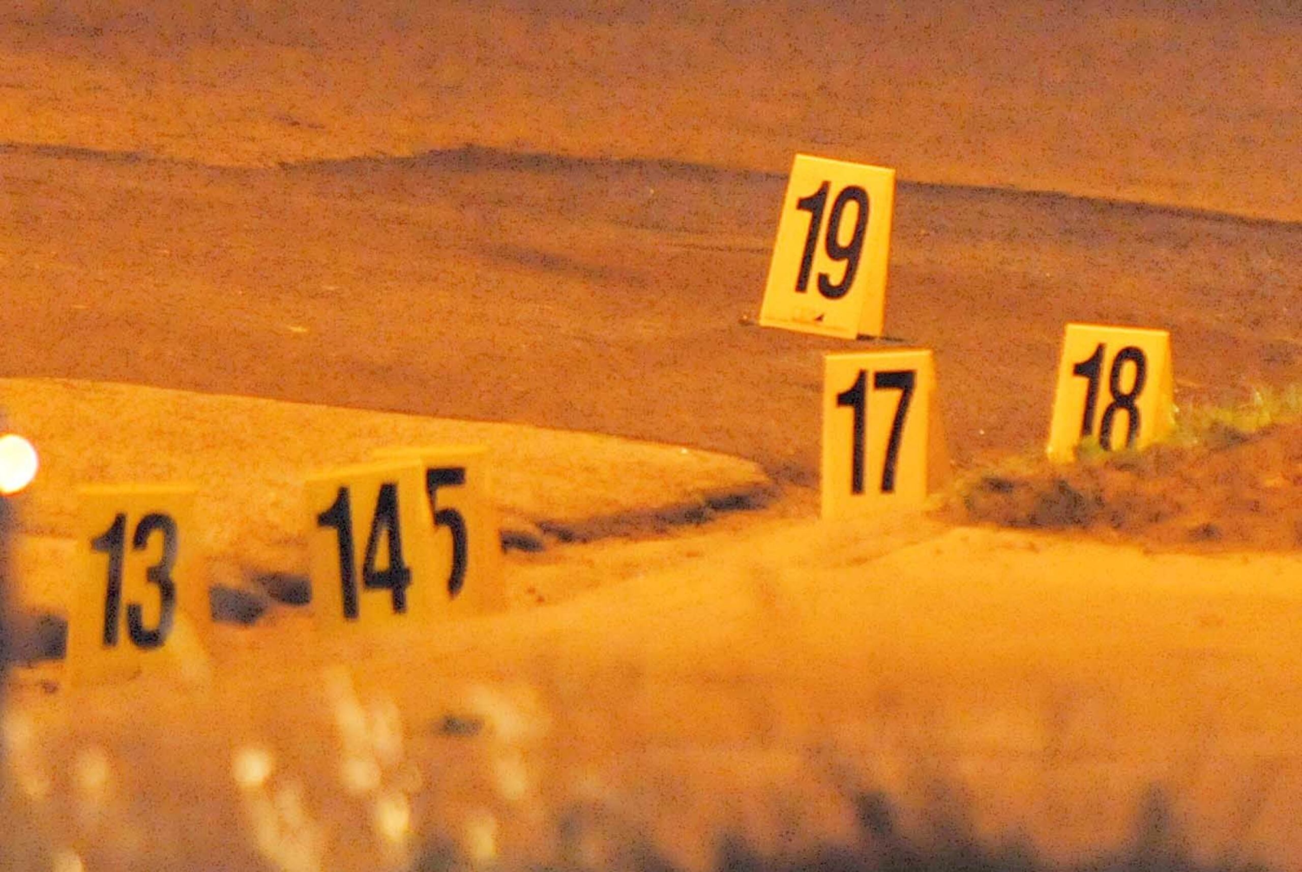 El joven presentaba más de 20 heridas de bala en el pecho y la cabeza y en la escena se ocuparon casquillos de calibre .40.