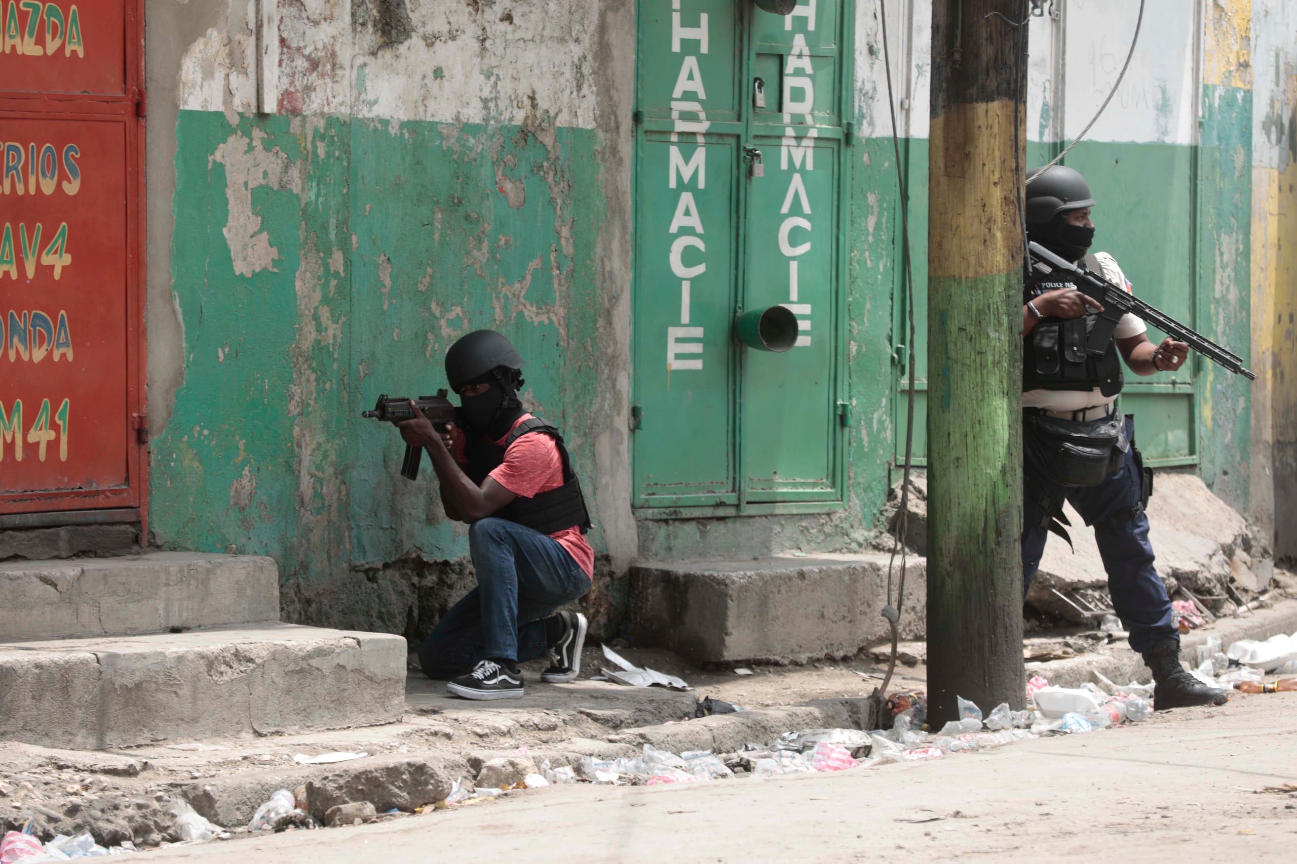 Se cree que las pandillas controlan el 80% de la capital haitiana.
