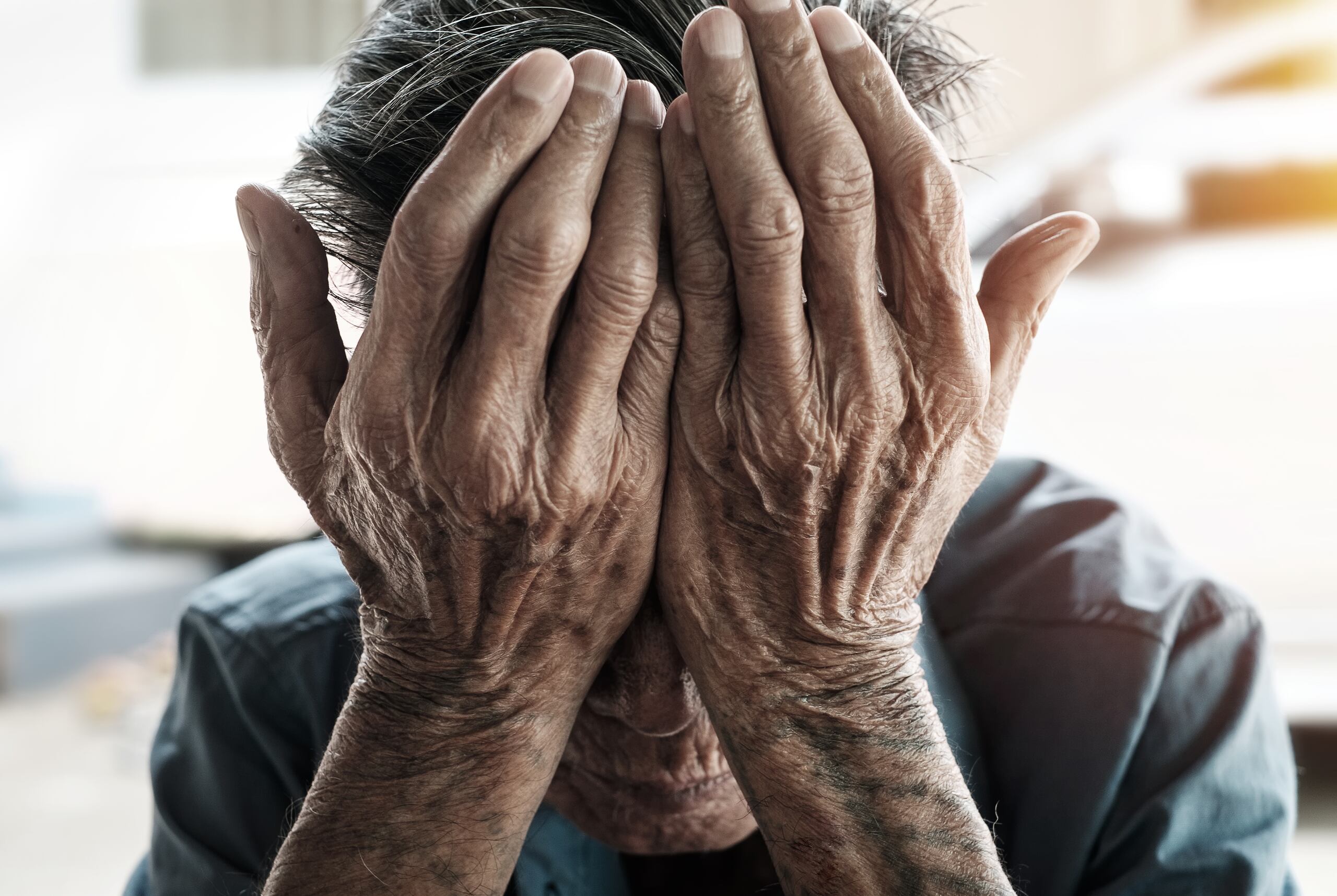 Varios residentes se expresaron sobre casos en los que viejitos viven en condiciones deplorables o carecen de alguien que les cuide.