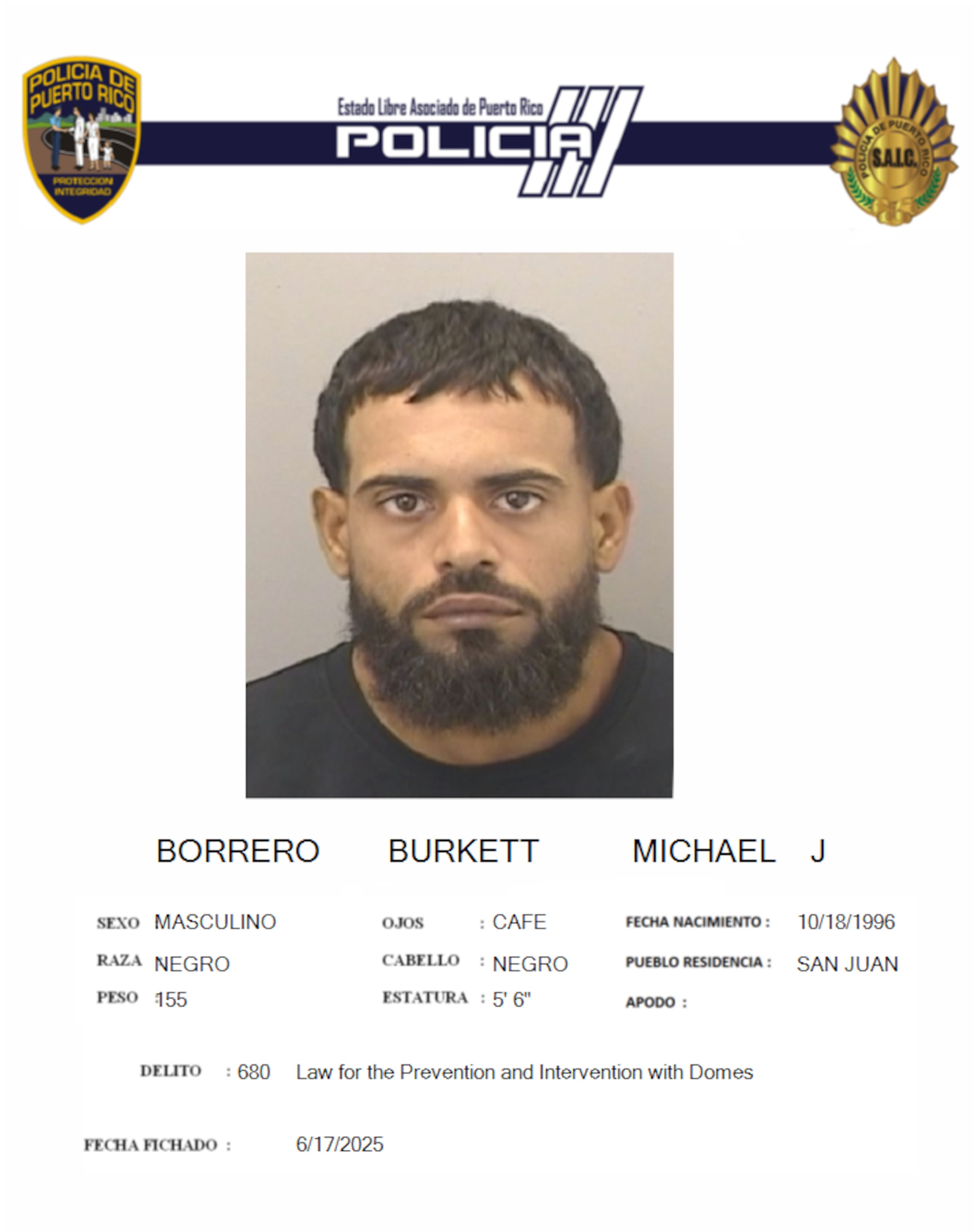 Michael J. Borrro Burkett, enfrenta un cargo por maltrato conyugal.