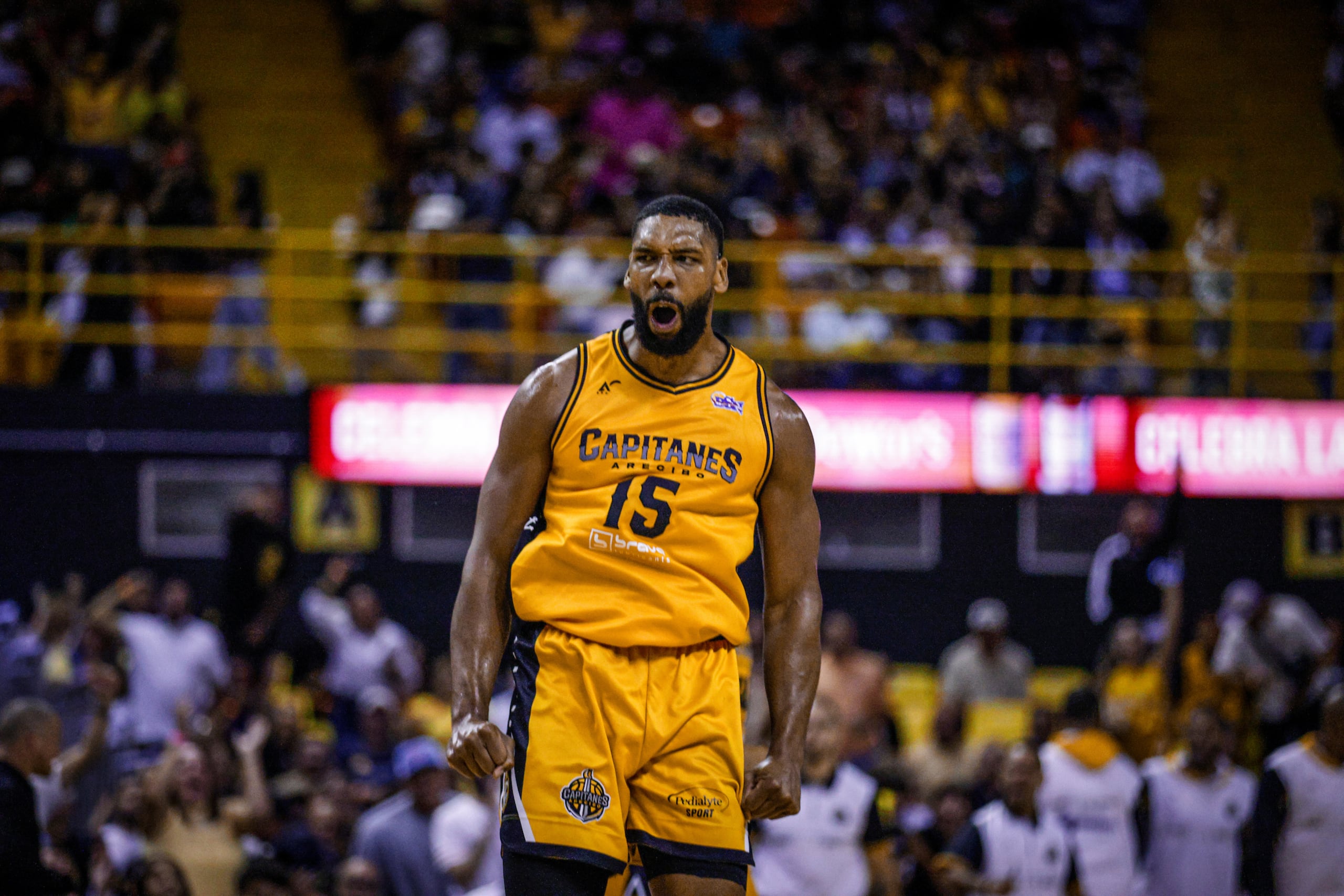 Jahlil Okafor debutó el año pasado en el Baloncesto Superior Nacional (BSN) con los Capitanes de Arecibo.