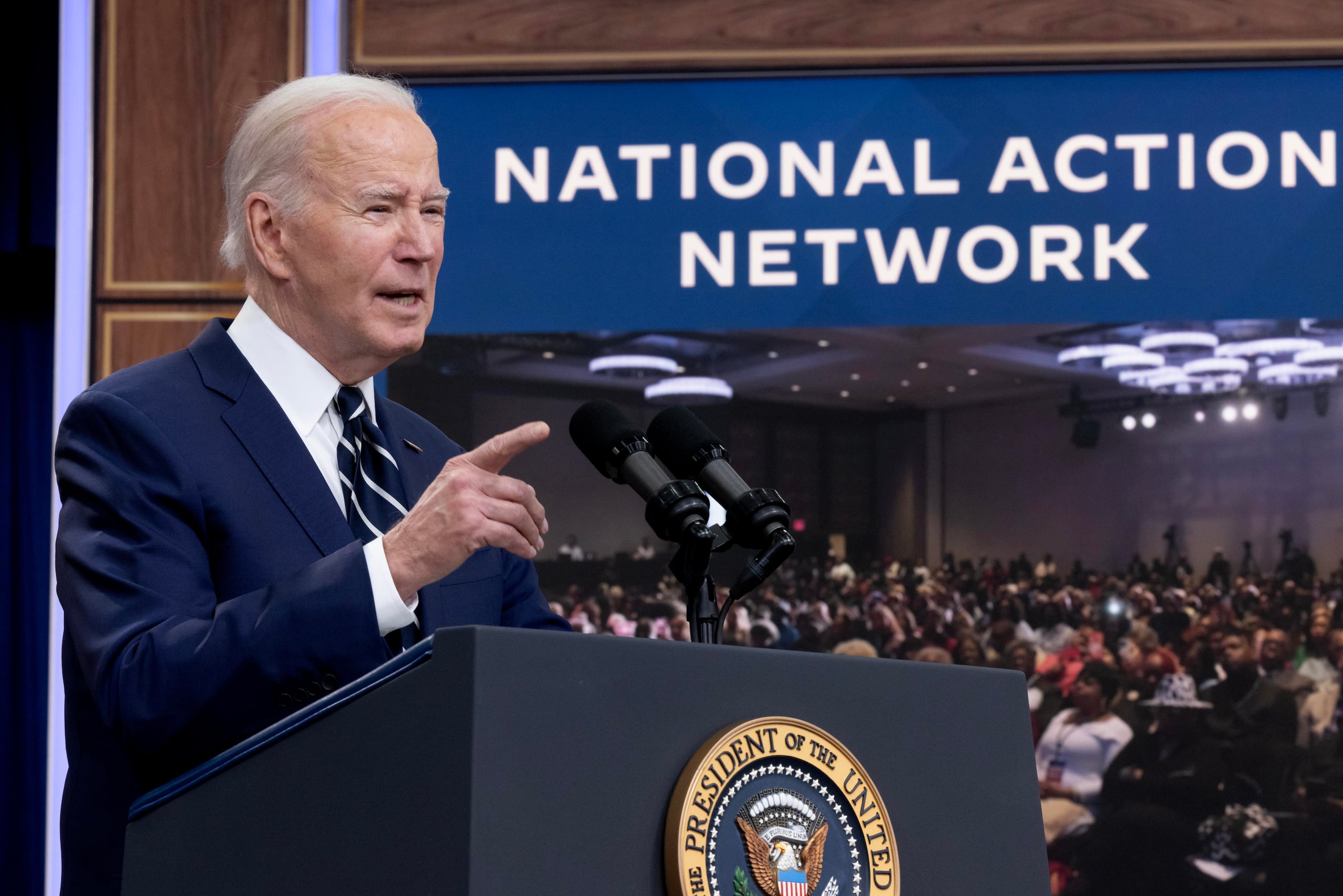 Biden reiteró el compromiso de Estados Unidos con la defensa de Israel y exhortó a Teherán de abstenerse de atacar objetivos israelíes.