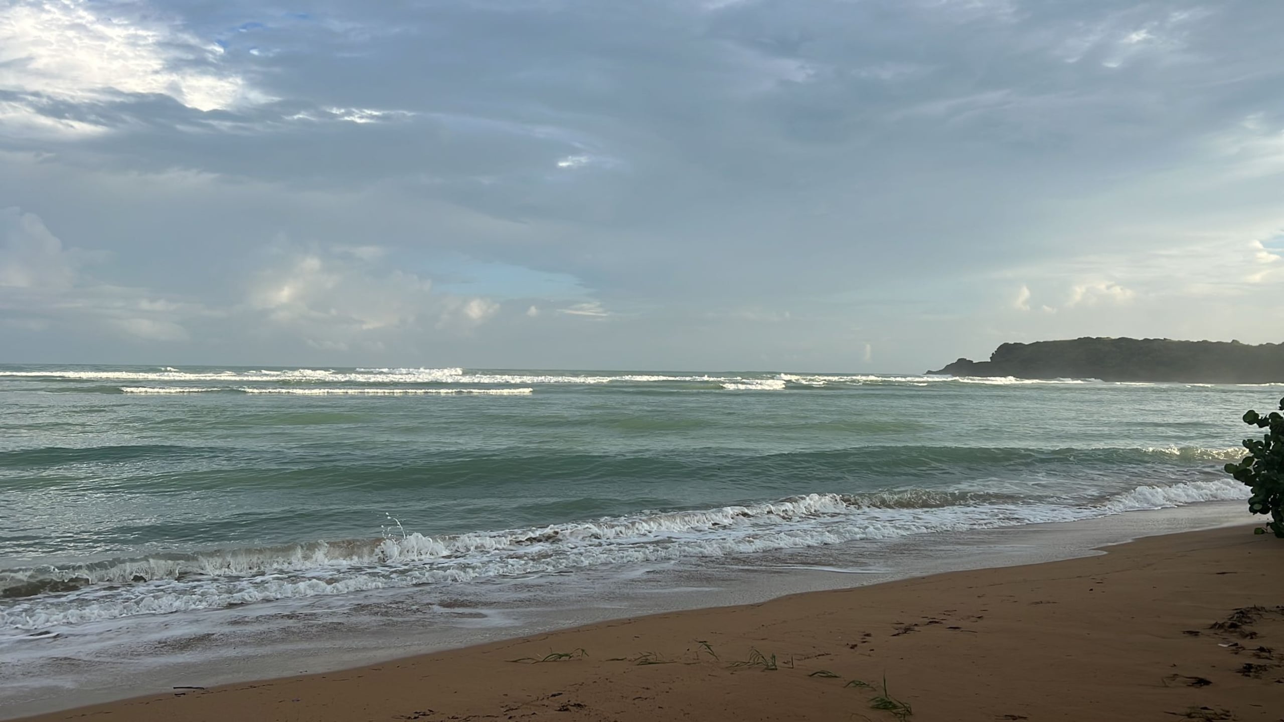 Se advirtió a la ciudadanía que las playas no están aptas para bañistas por las fuertes marejadas.