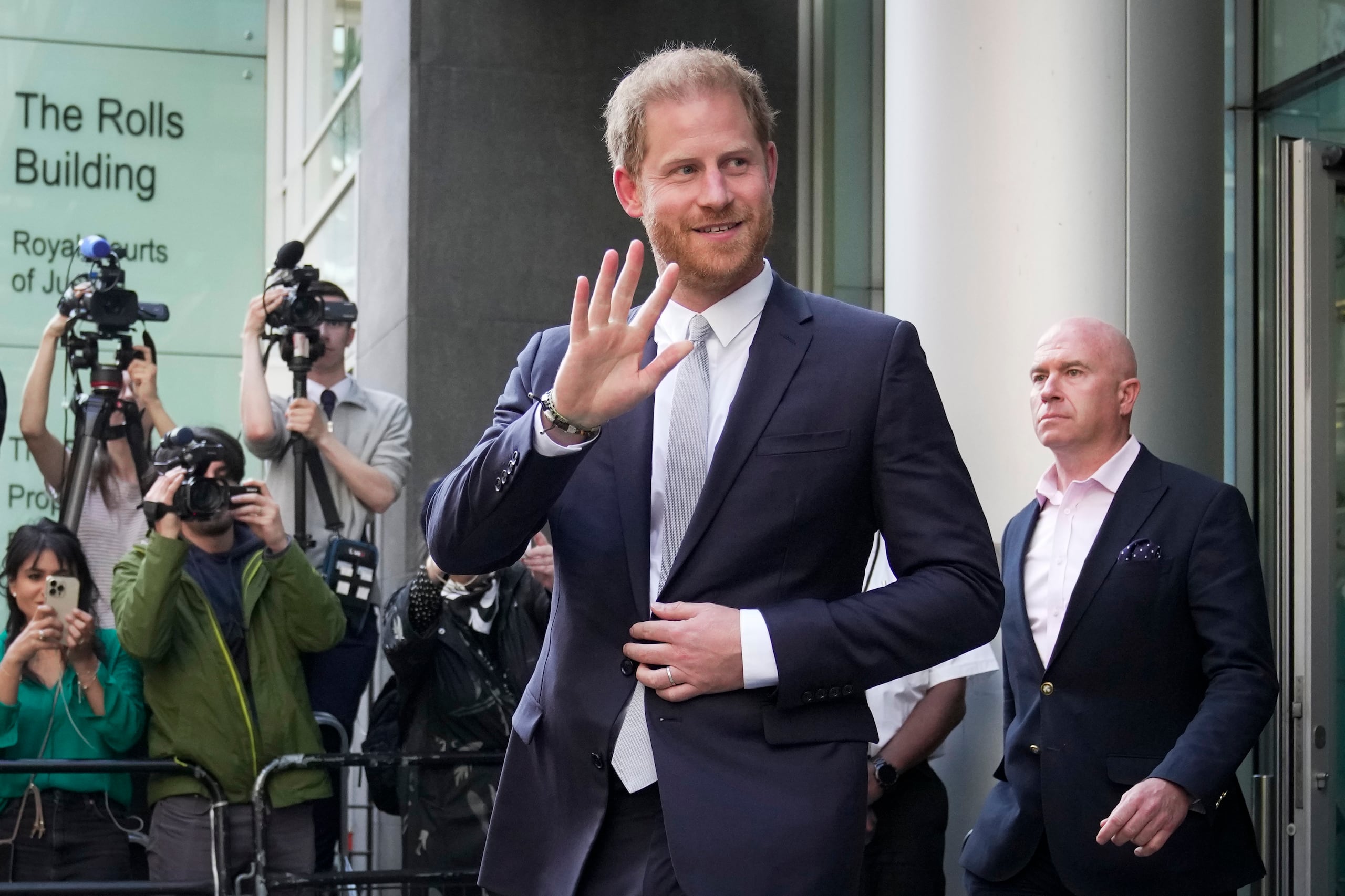 Los hijos del príncipe Harry y Megan Markle ahora serán conocidos por el apellido Sussex