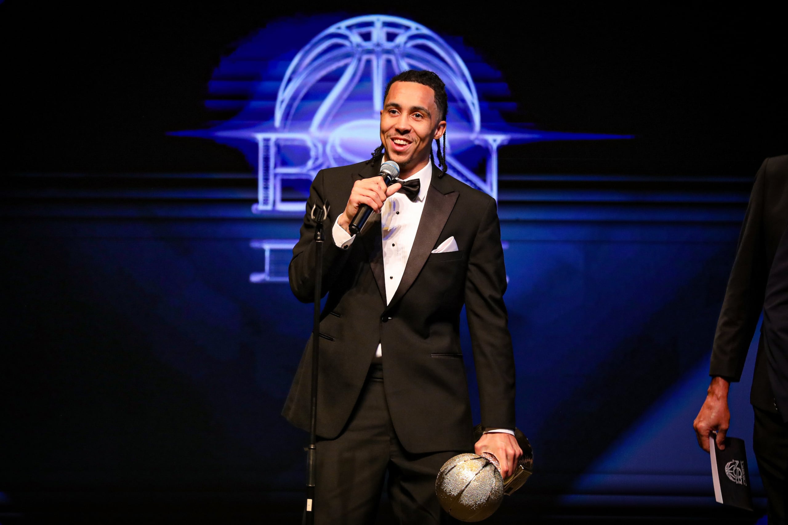 Travis Trice tras recibir el premio de Jugador Más Valioso en los BSN Awards.