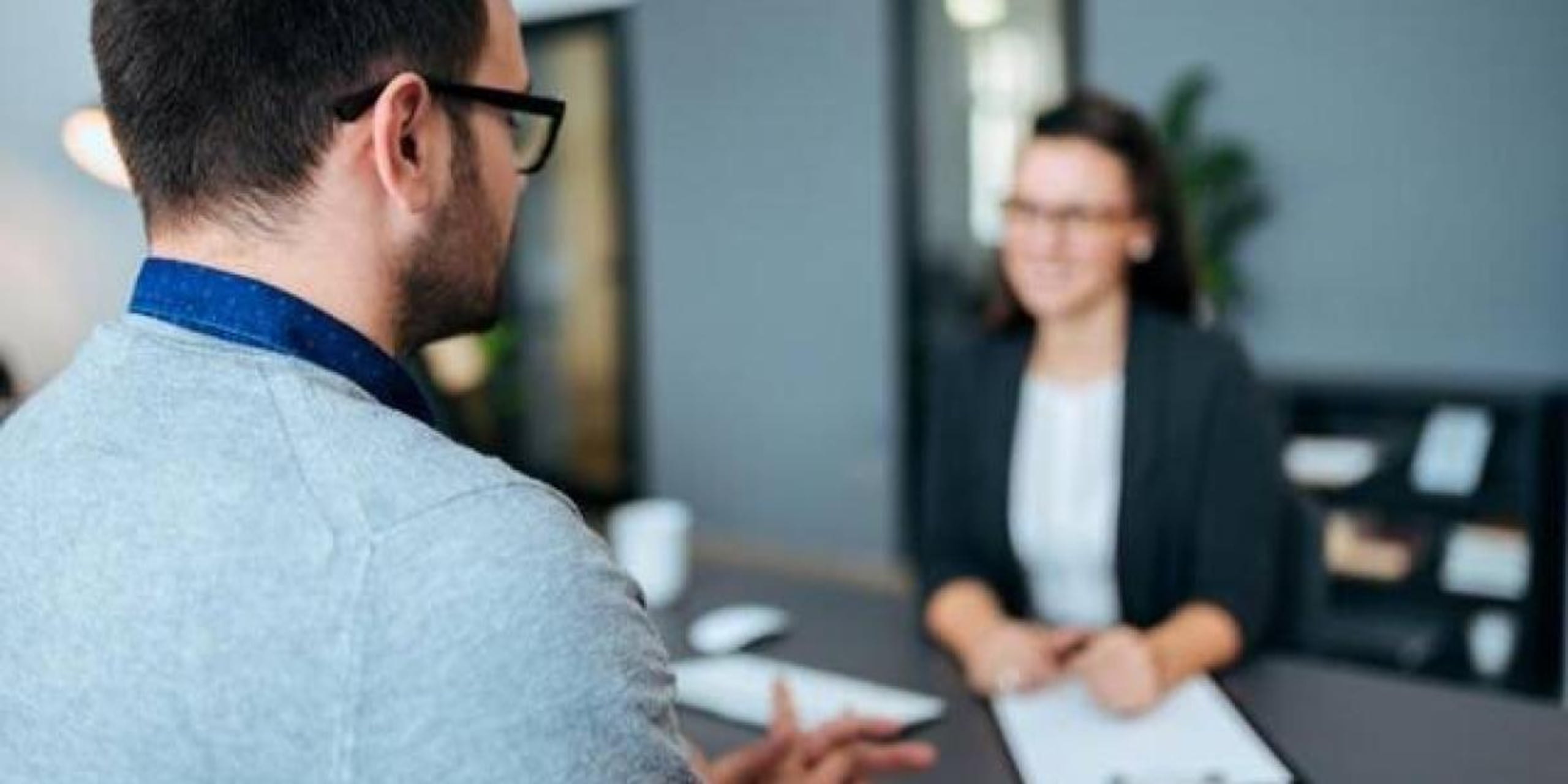 En un intento de búsqueda de empleo, la mujer fue rechazada por su edad.