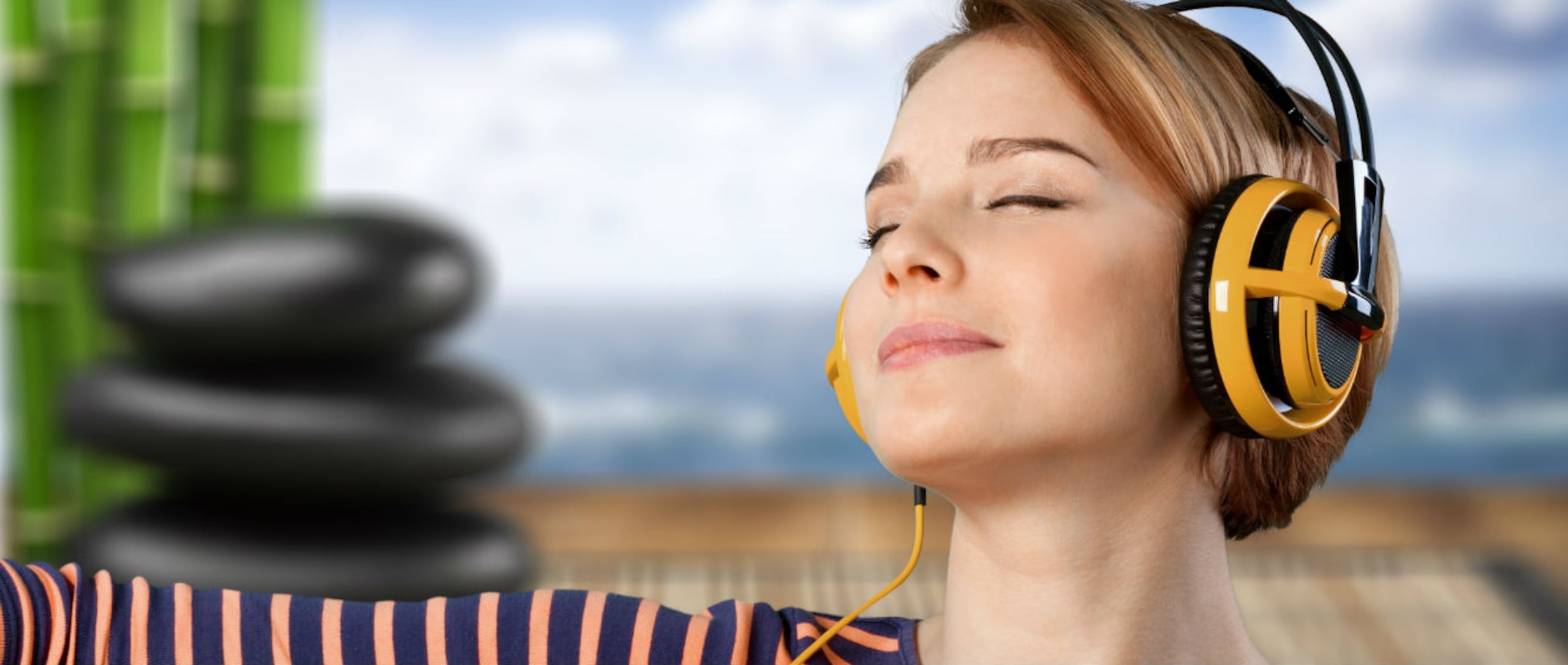 Escuchar música tranquila de 15 a 30 minutos al día puede ayudar a reducir la presión arterial. (Shutterstock)