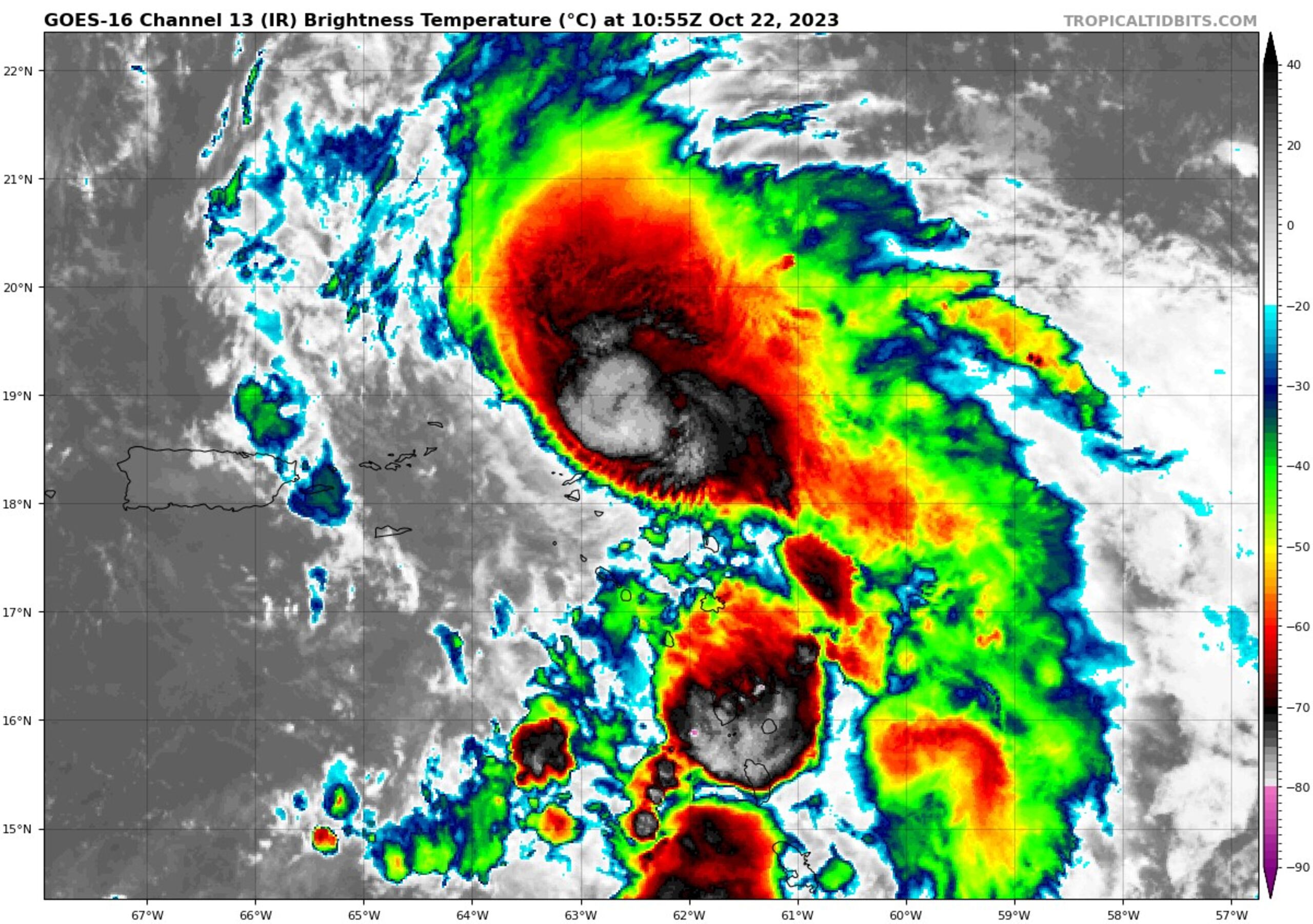 El huracán Tammy se encuentra alejado al este-noredeste de Puerto Rico. (NOAA)