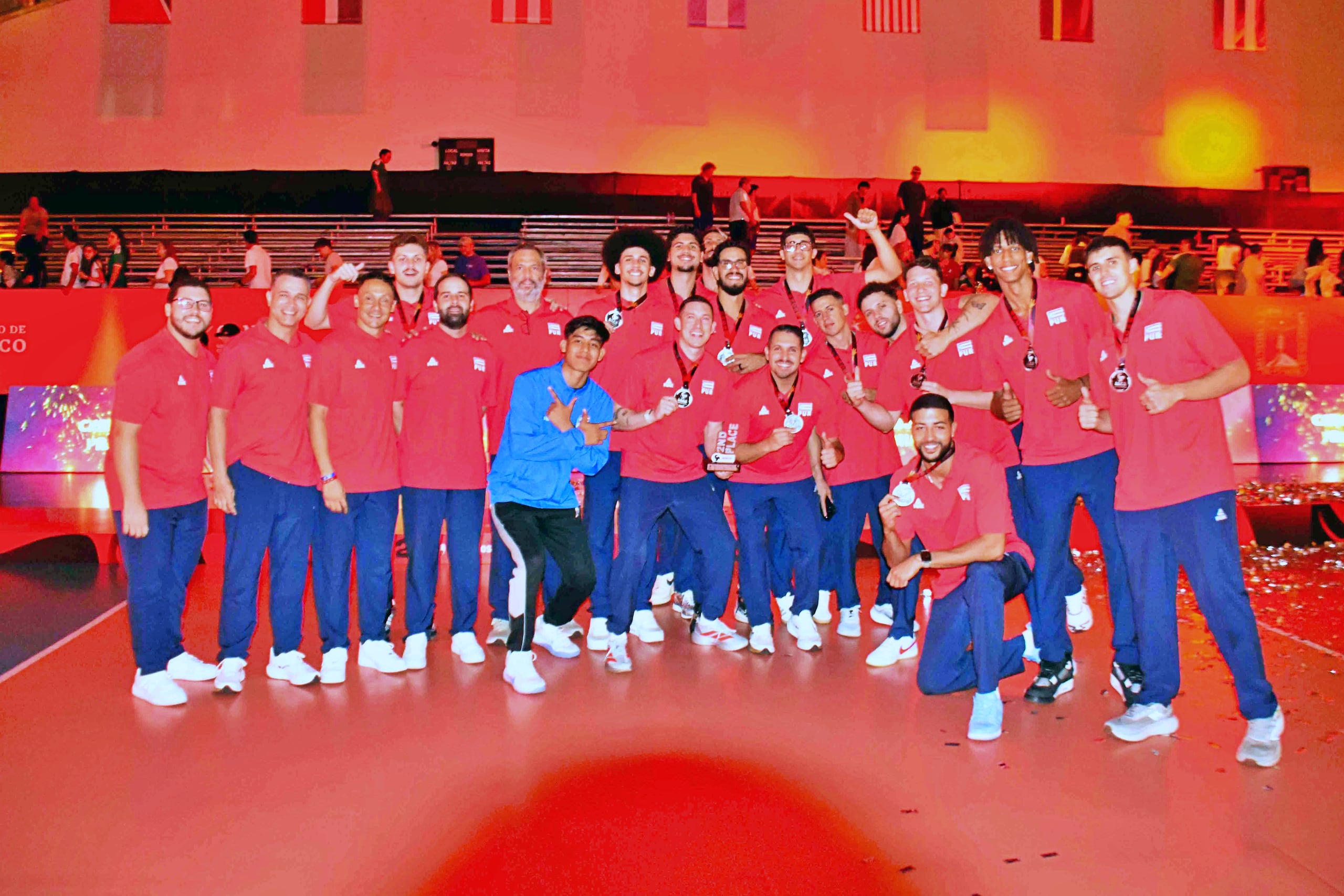 El equipo con la medalla de plata.