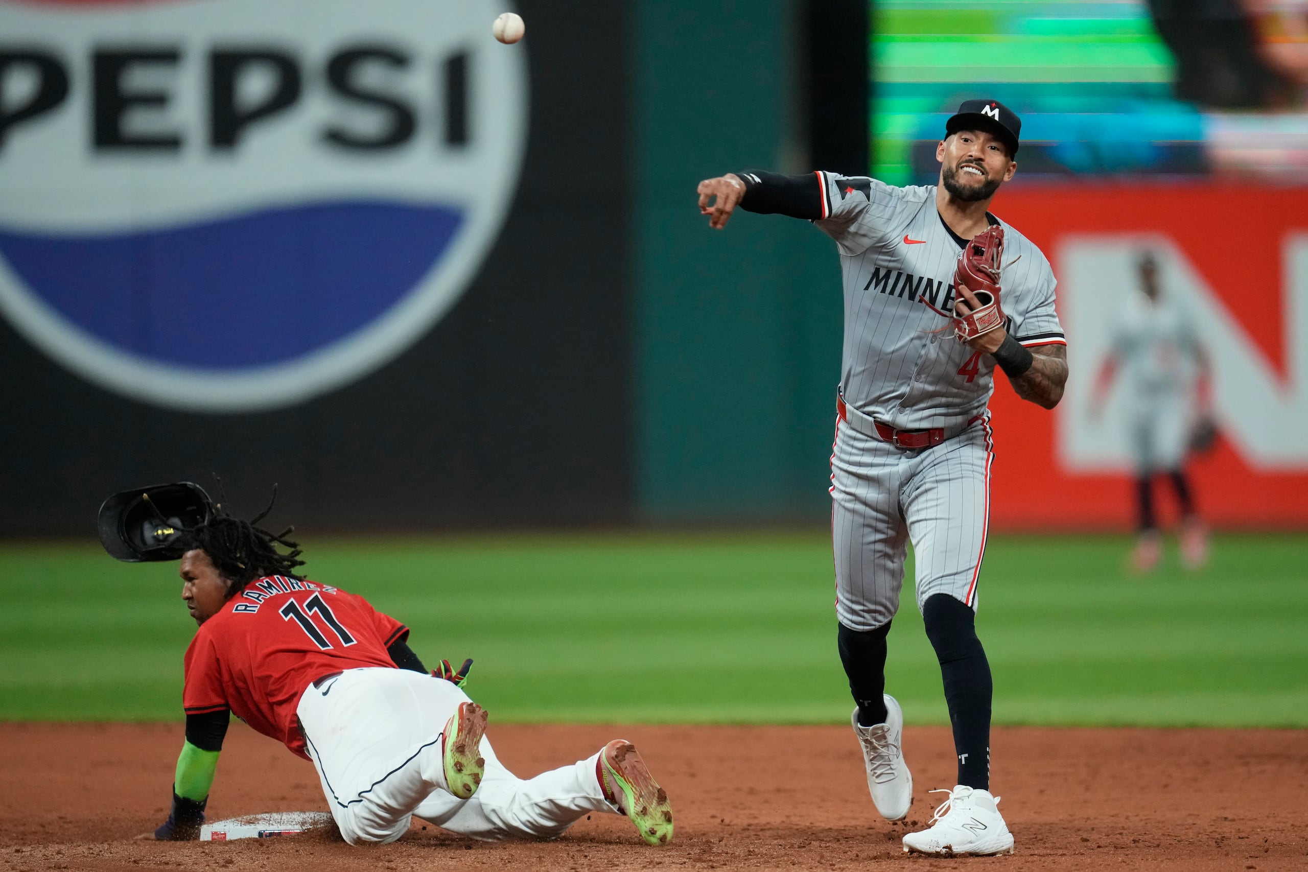 Carlos Correa va para su cuarta temporada en Minnesota, y la tercera de su contrato por seis años y $200 millones firmado con la novena en el 2023.