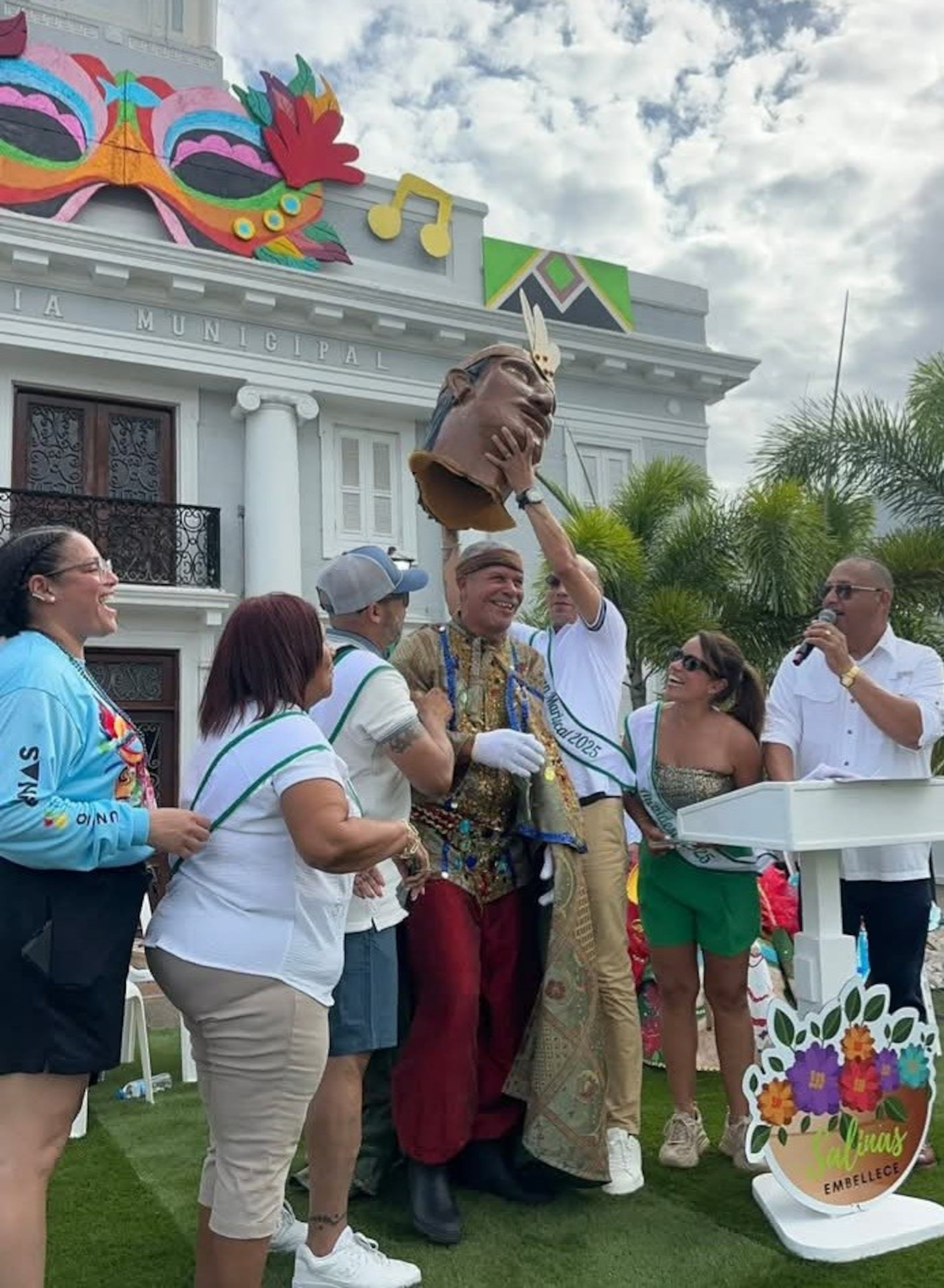 El momento cumbre del domingo fue la revelación de quién fue el Rey Momo de este año.