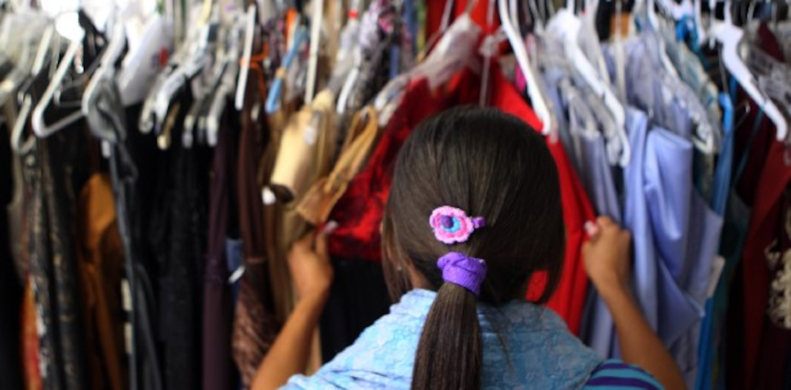 El Municipio de Ponce impulsa una campaña de donación de trajes de baile de graduación para jóvenes de escasos recursos.