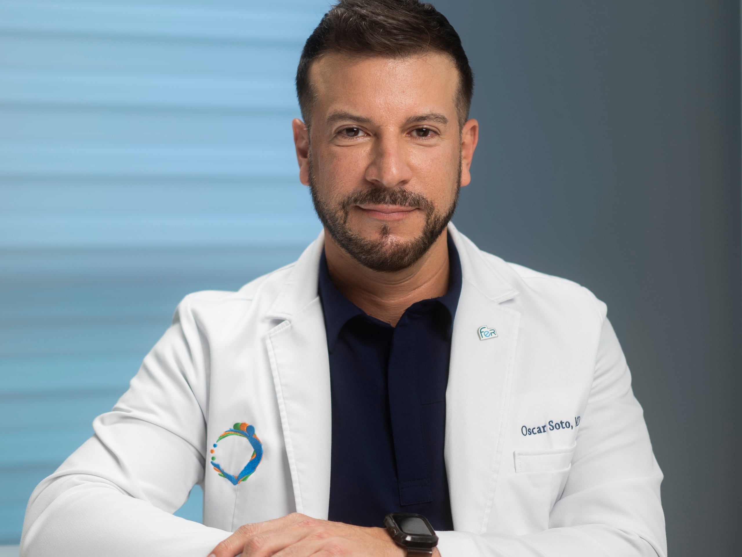 Dr. Oscar Soto Raíces, reumatólogo y presidente de la Fundación FER. / BrandStudio