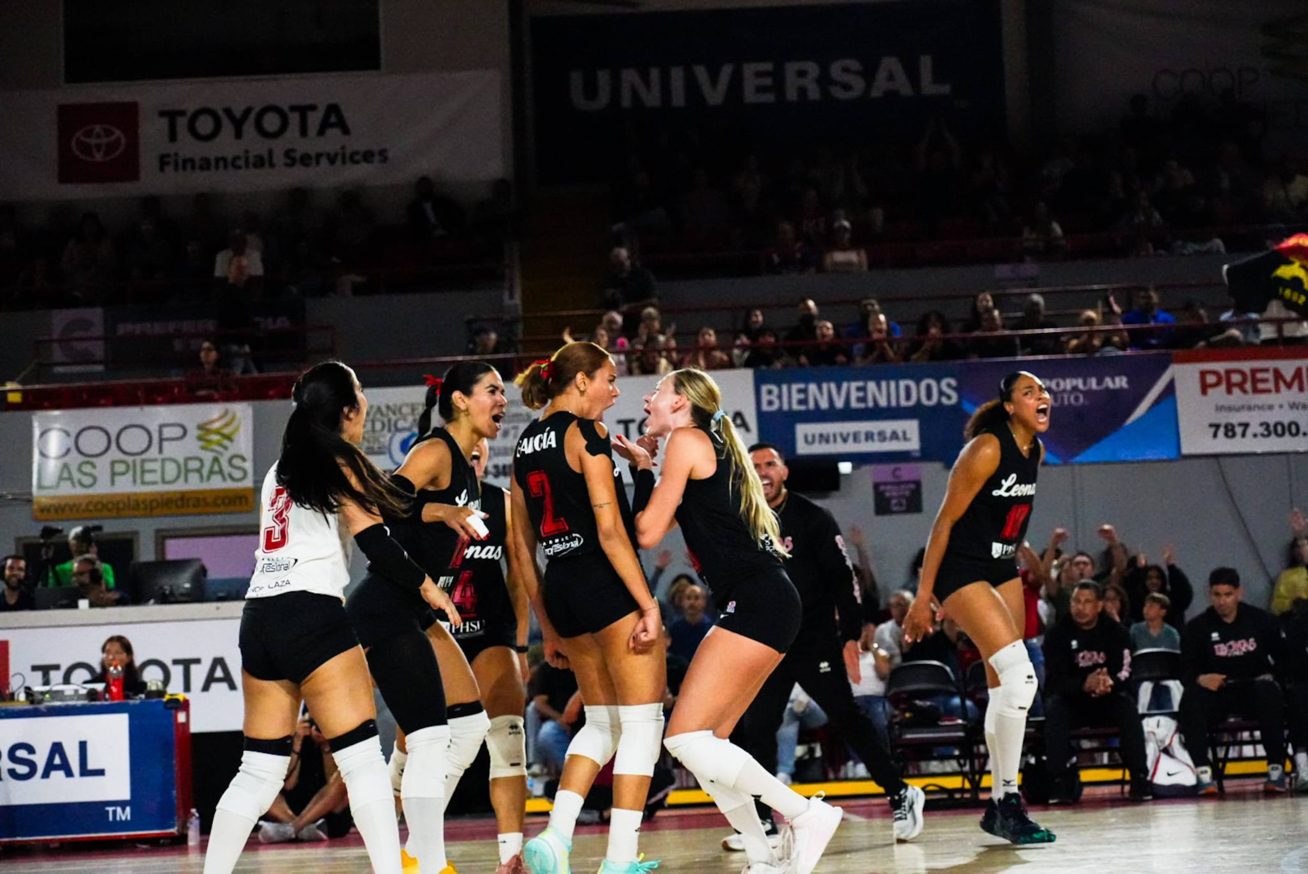 Las Leonas de Ponce eliminaron a las campeonas.