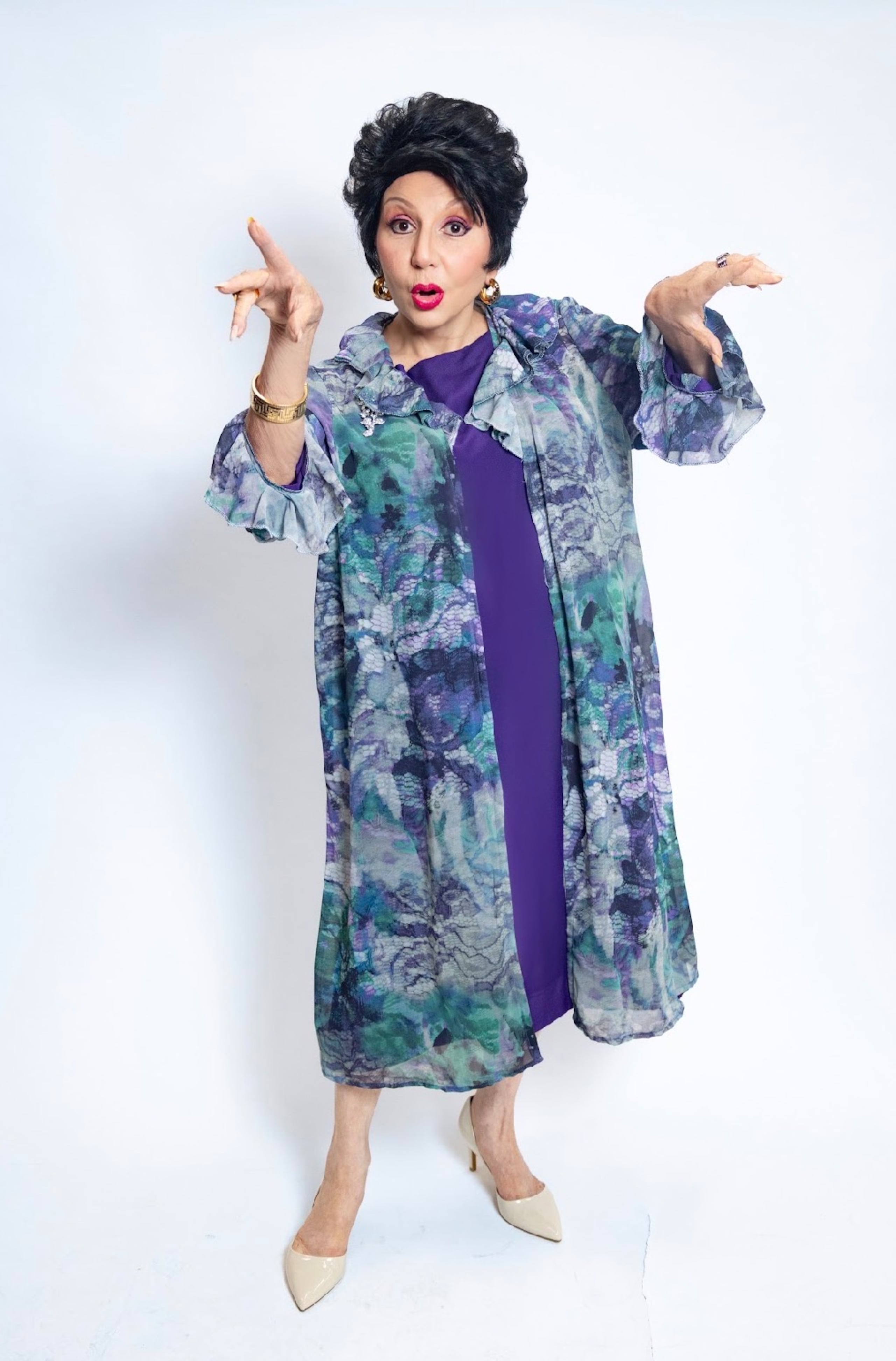 Angela Meyer busca retratar los desafíos de las mujeres puertorriqueñas en una comedia que resalta el humor nacional y la "cruda realidad".