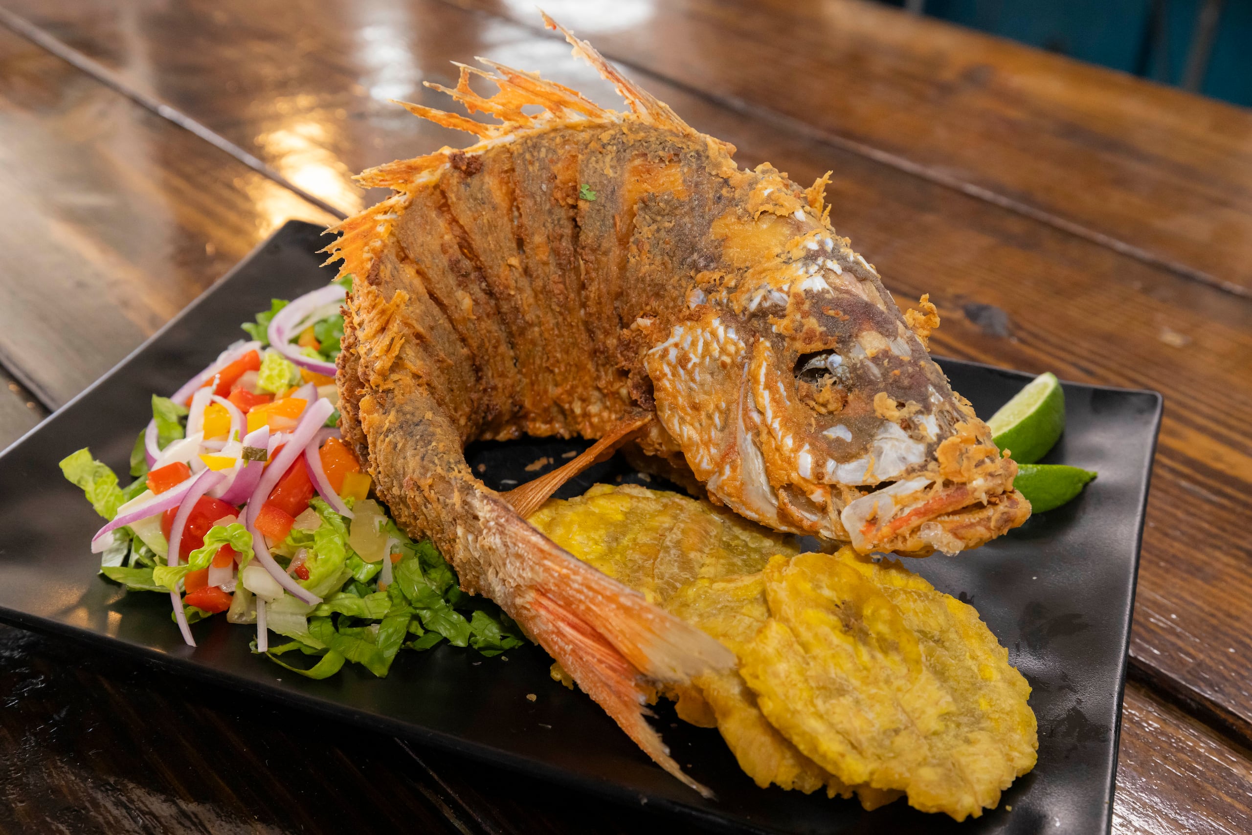 Chillo frito del restaurante The Catch.