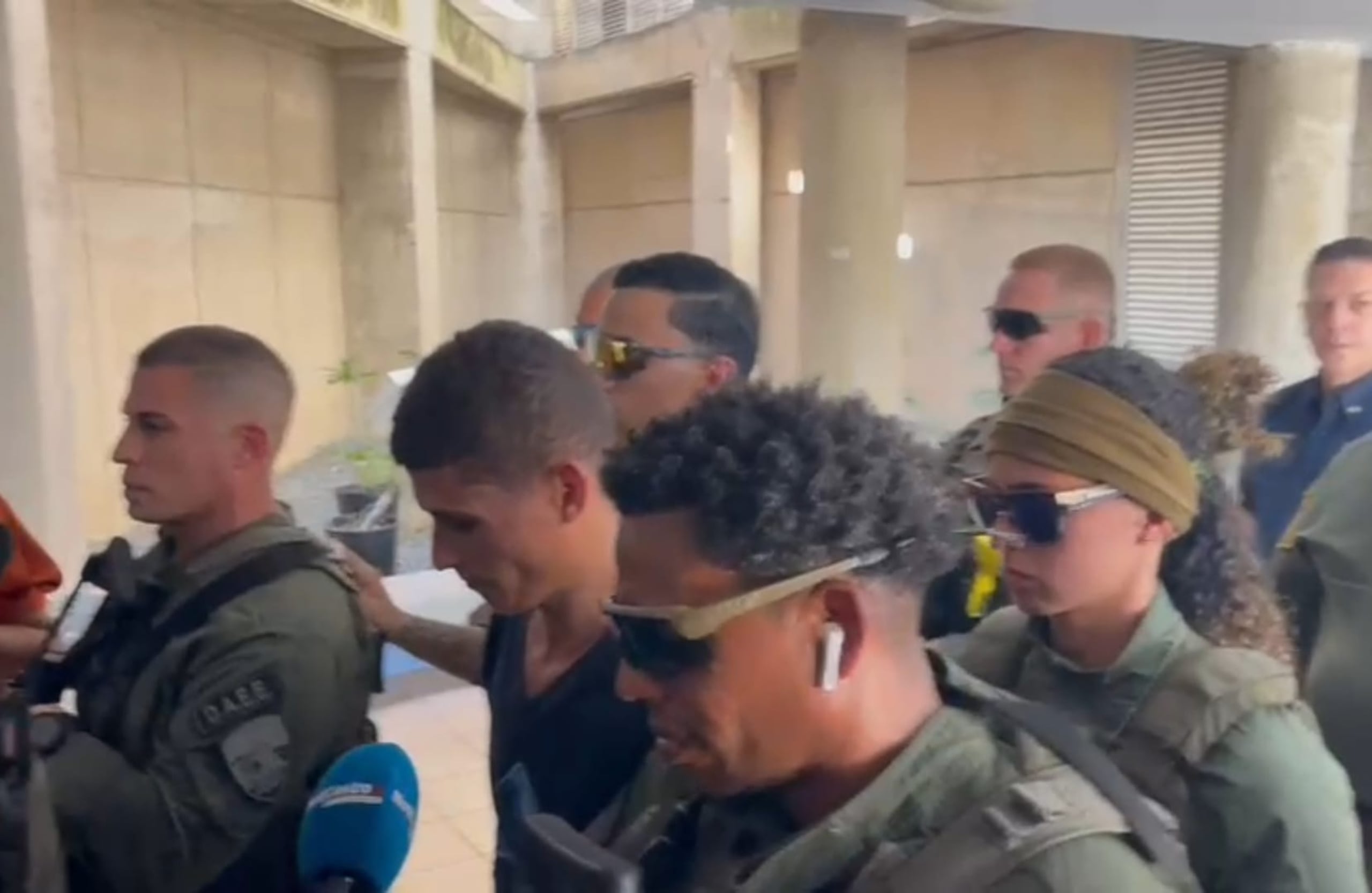 Jairo Rivera Rodríguez fue identificado en una rueda de confrontación personal, siendo vinculado con el crimen de Filomeno Alicea Arroyo, de 79 años, en un intento de robo, en Cayey.