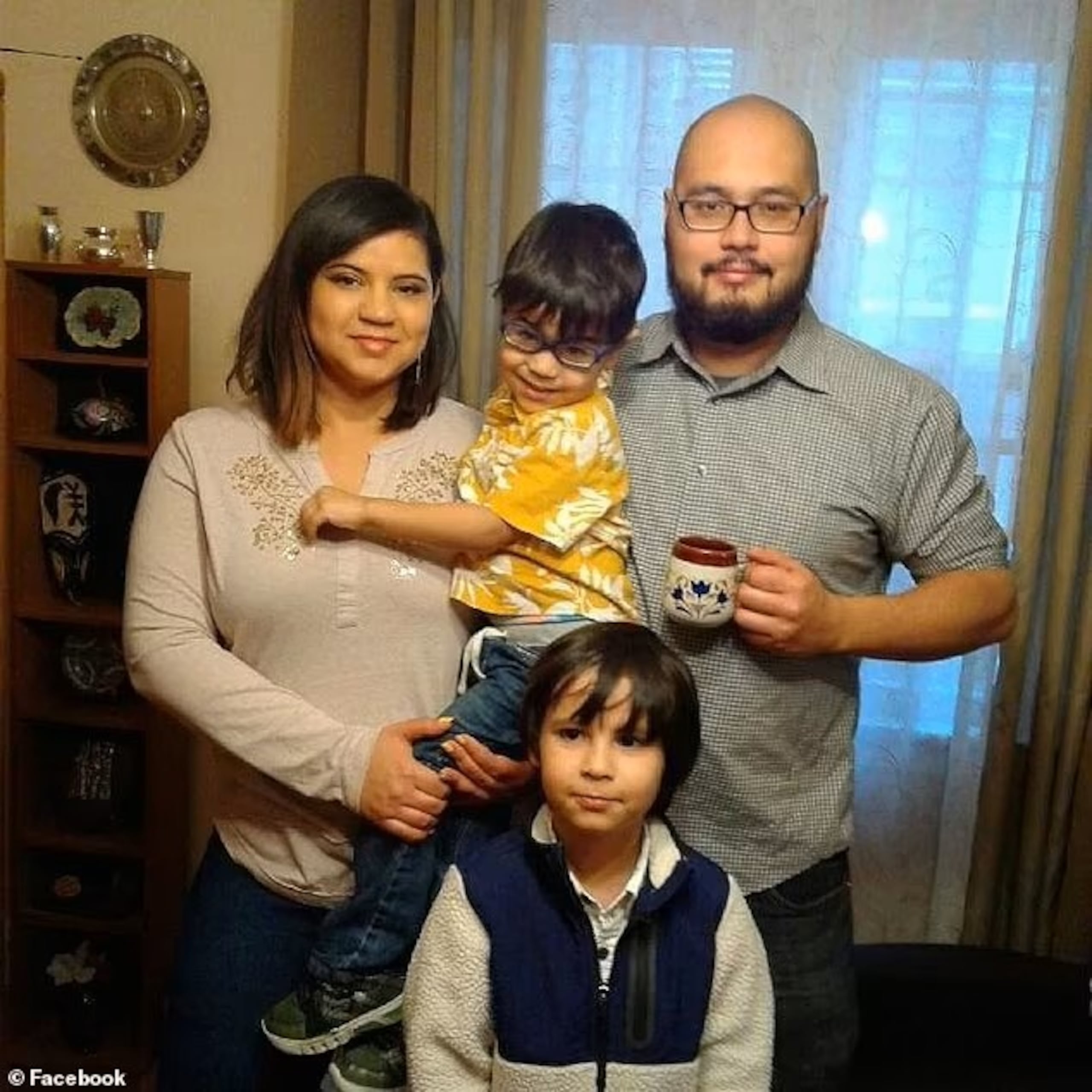 Las autoridades teorizan que el crimen pudo ocurrir entre la noche del sábado y la madrugada del domingo.