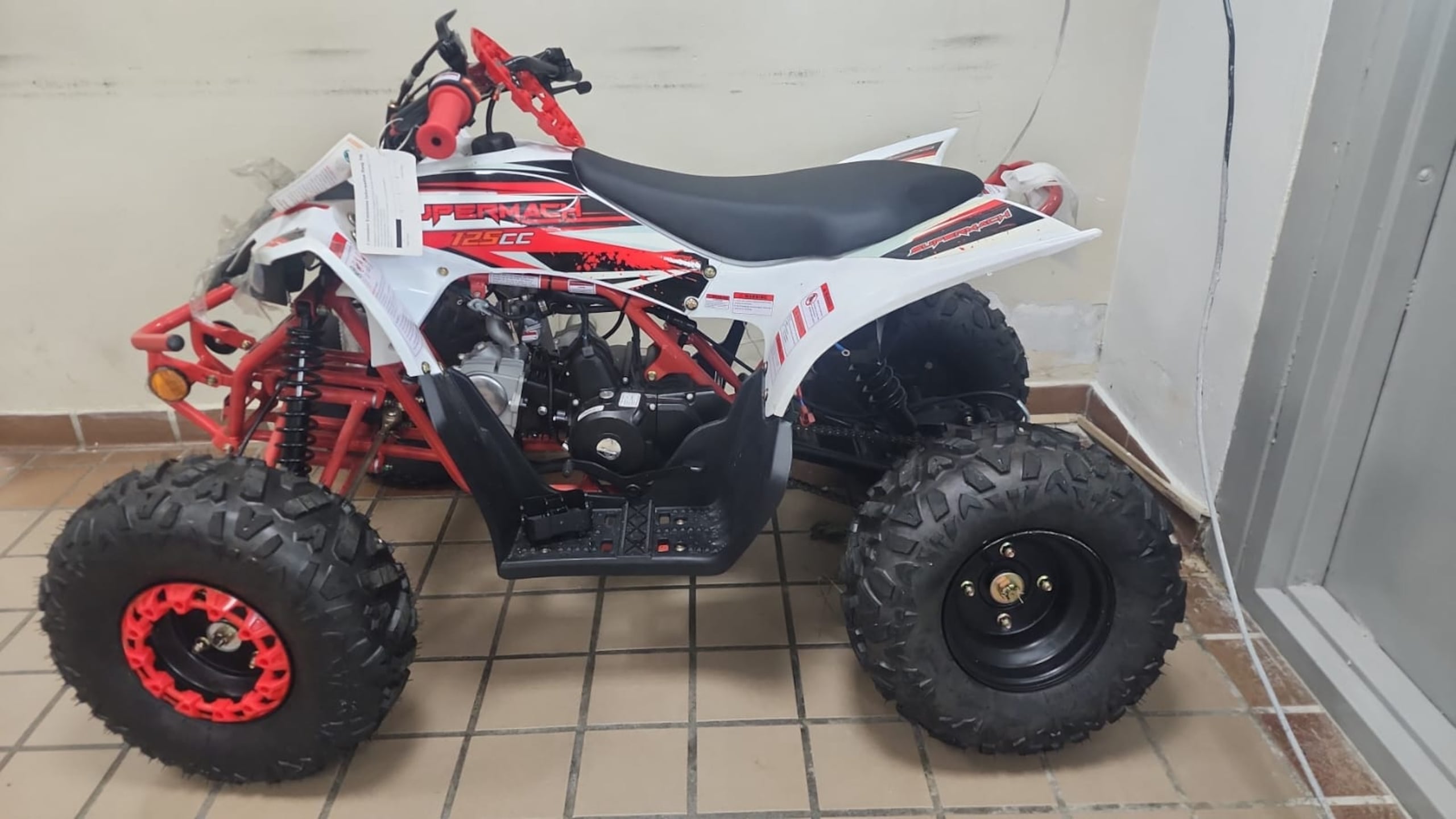 "Four track" recuperado tras ser hurtado de una tienda en Corozal.