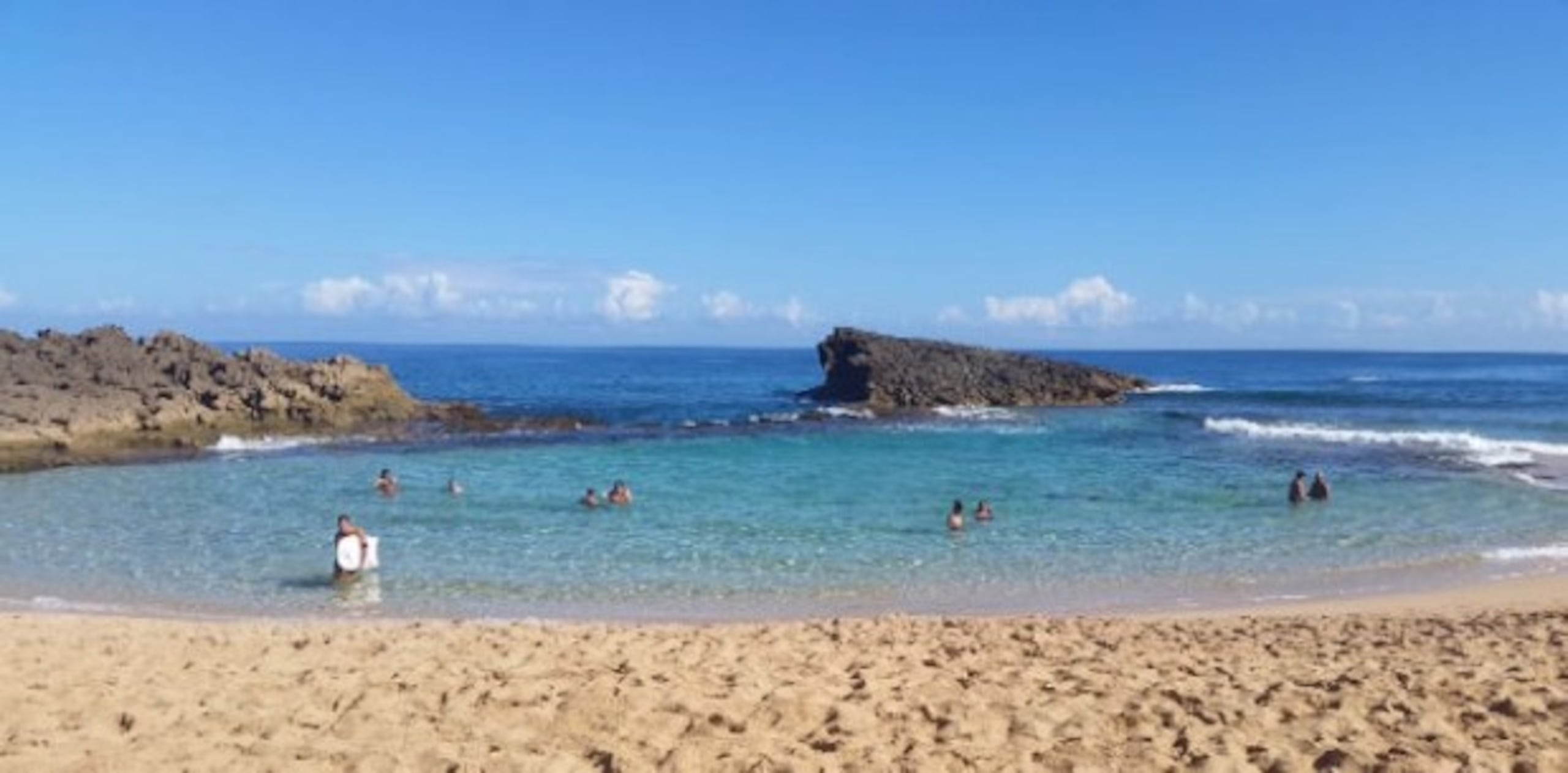 Ayudarán a evitar la formación de nuevos vertederos clandestinos en la playa y vigilarán el sistema de dunas. (Archivo)