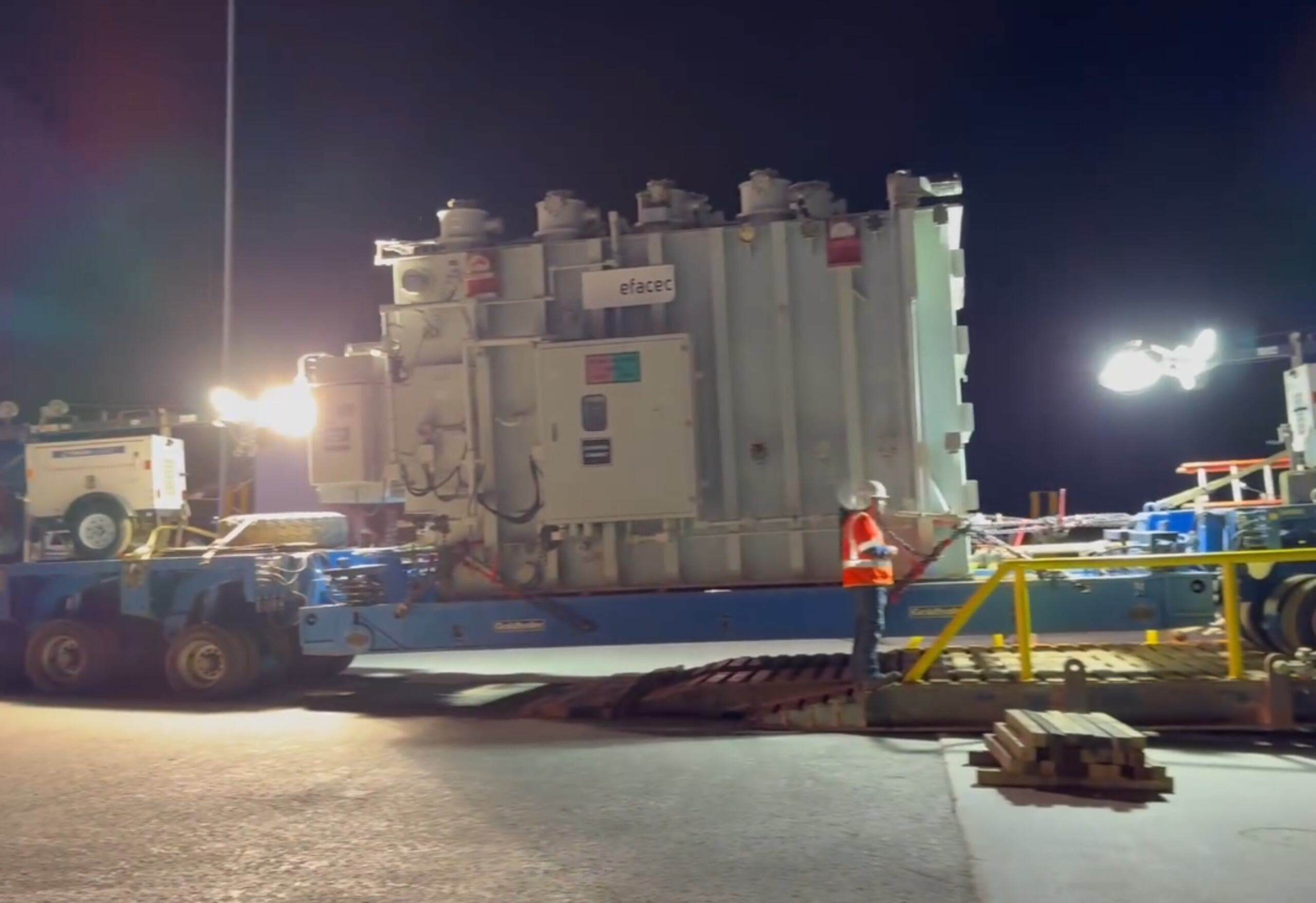 El megatransformador arribó a Santa Isabel el sábado.