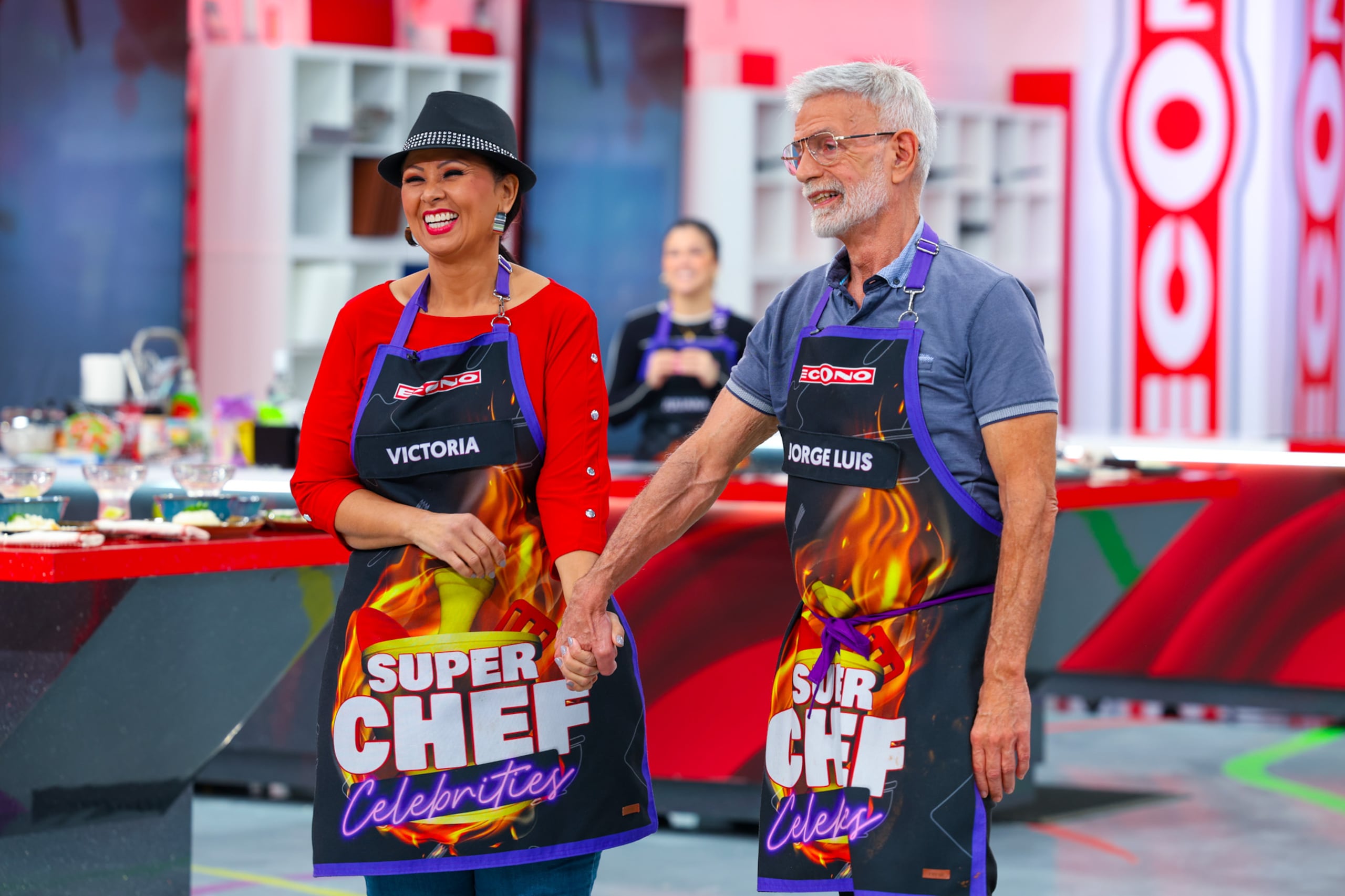 Jorge Luis Ramos pasó anoche a la "Vara" de "Super Chef Celebrities".