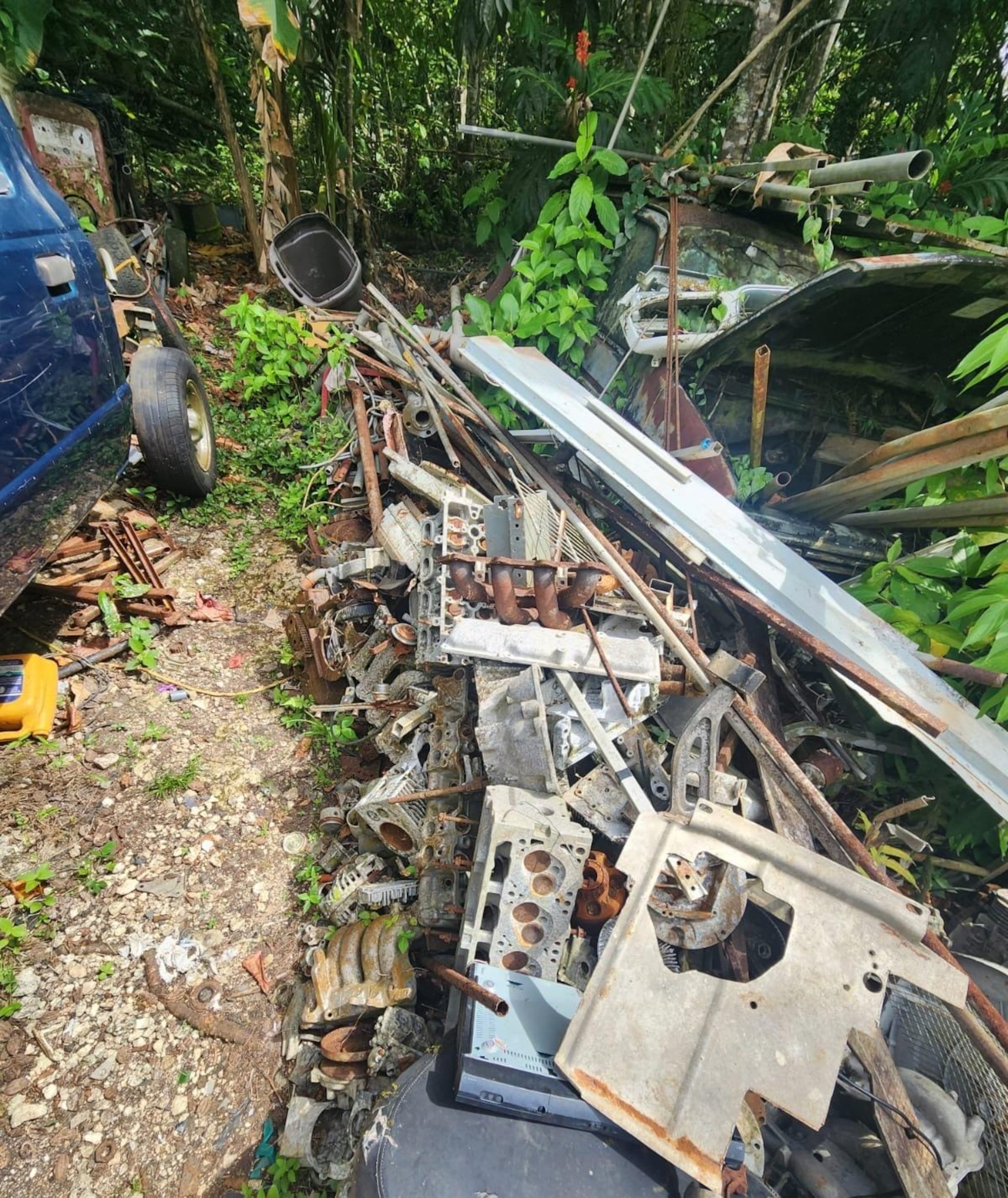 Resultados de un plan estratégico interagencial entre la División de Vehículos Hurtados de Utuado, para la identificación de autos abandonados y delitos ambientales.