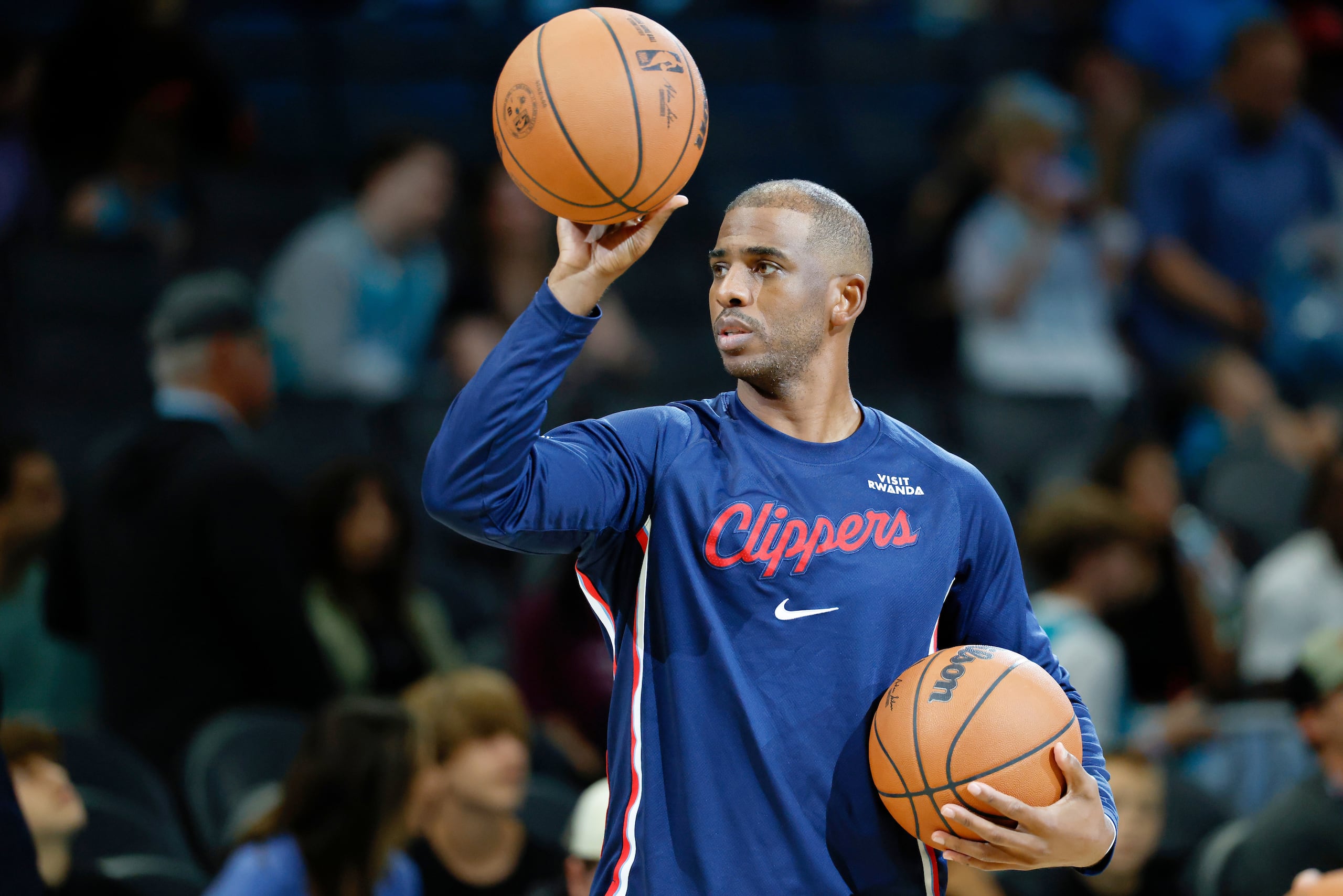 Chris Paul no es el causante del mal momento que viven los Clippers en la temporada, aseguró el ejecutivo del equipo Lawrence Frank.