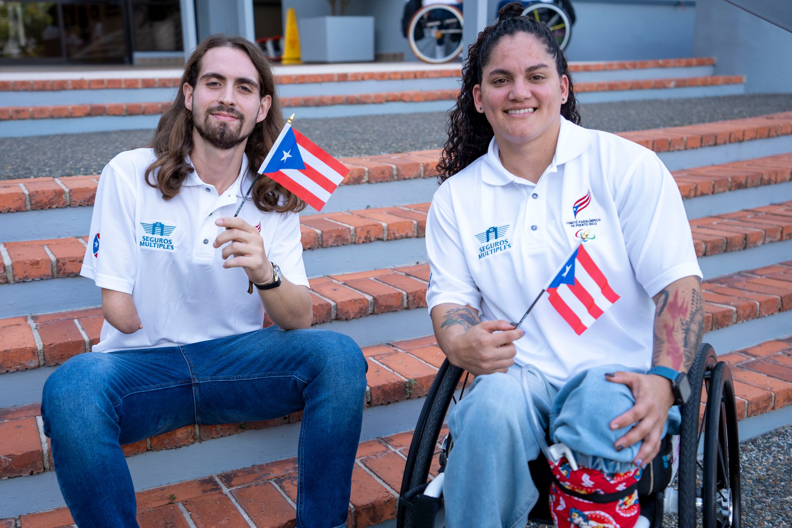 Oscar Fontánez y Neslie Bernandi recibieron la noticia de que fueron escogidos como abanderados.