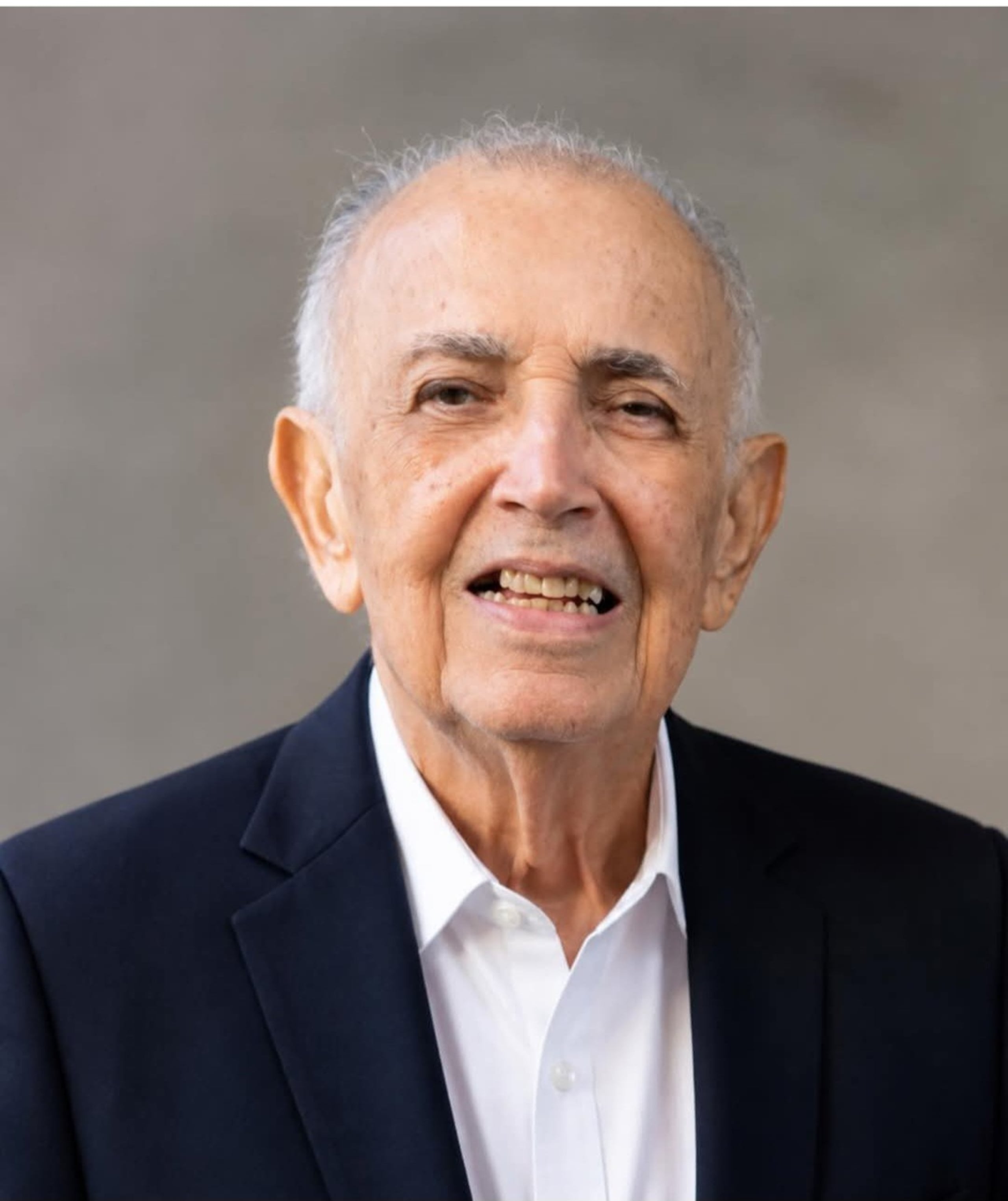 Ángel Nazario Ramos Cofresí es recordado como vocalista y guitarra de varios tríos como el Montemar o Los Antares de Felipe Rodríguez.