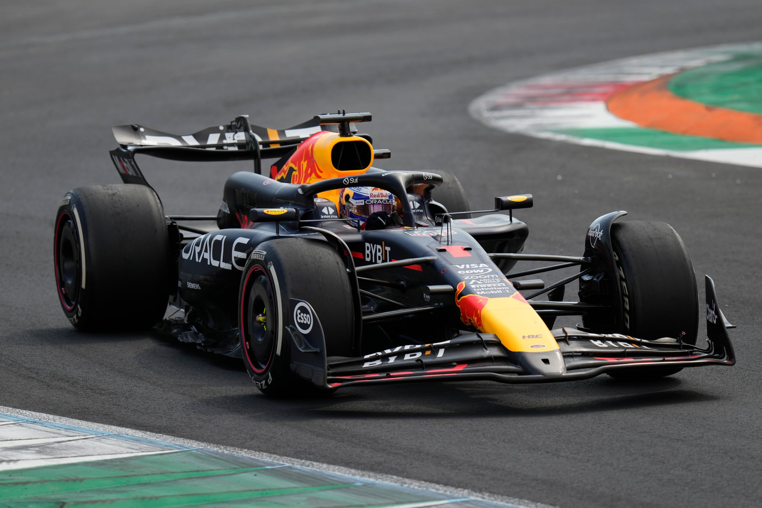 Max Verstappen (Red Bull) durante el Gran Premio de Italia, el domingo 1 de septiembre de 2024, en Monza. (AP Foto/Luca Bruno)