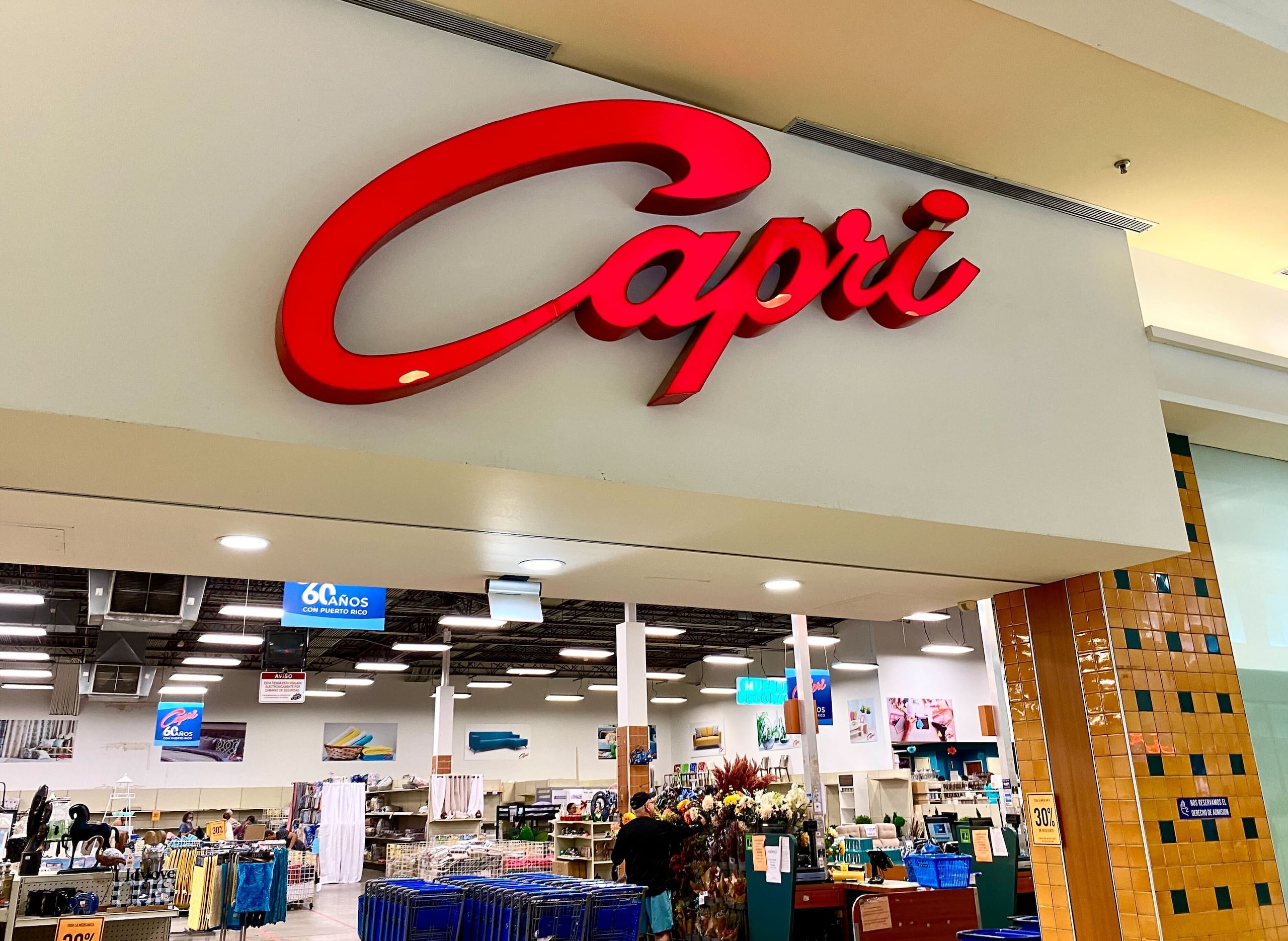La cadena de tiendas y DACO informaron que los delincuentes llaman la atención anunciando supuestas ofertas y sorteos para que los consumidores provean información que luego podría ser utilizada para otros fines.