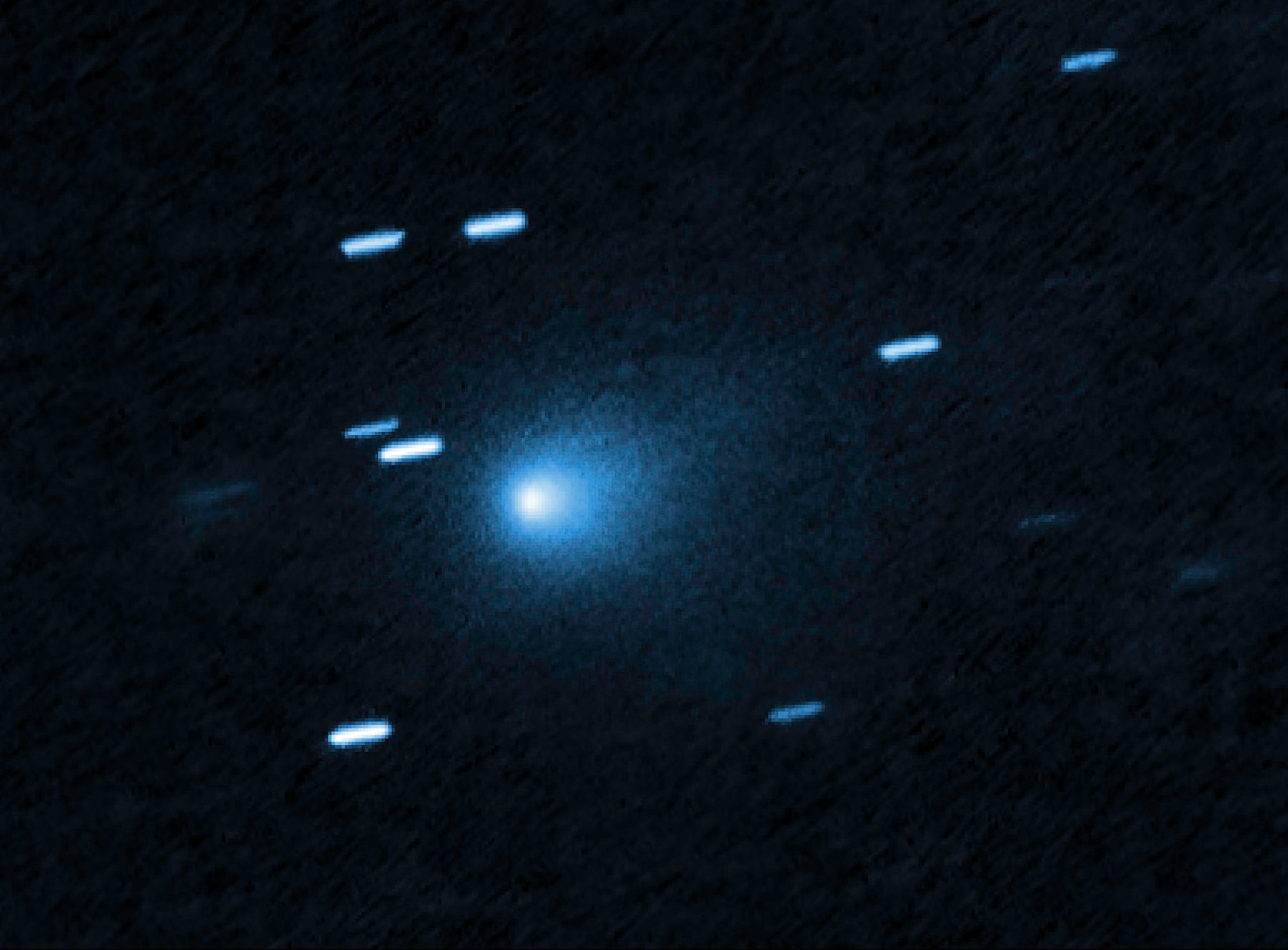 Los datos muestran que el visitante interestelar está perdiendo polvo de manera similar a los cometas que se dirigen hacia nuestra estrella y que se originan en el sistema solar, pero él ha llegado de algún lugar que no es la Vía Láctea.