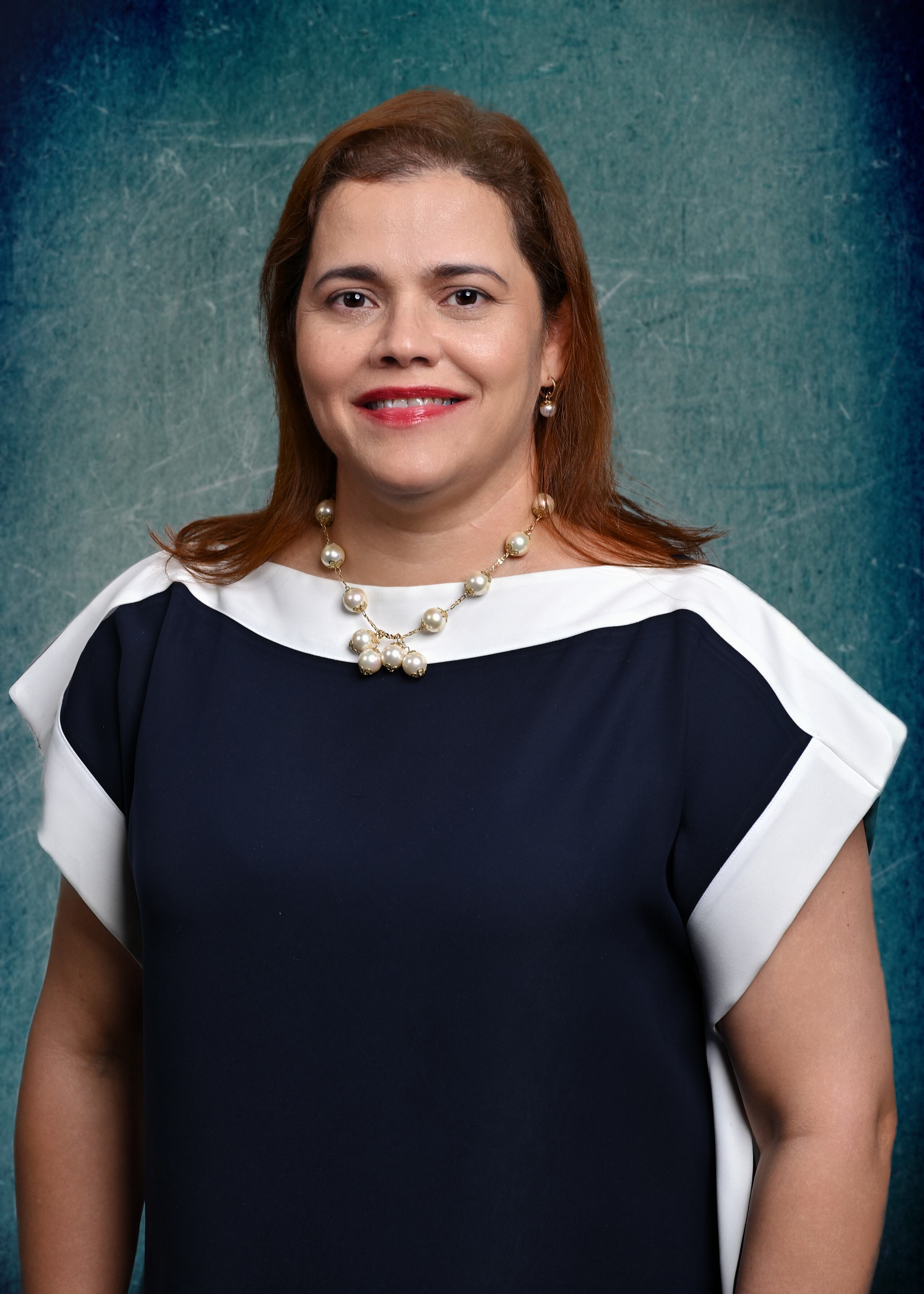 Awilda Quiñones Ramos, Servicios Distinguidos en la Industria y Comercio.