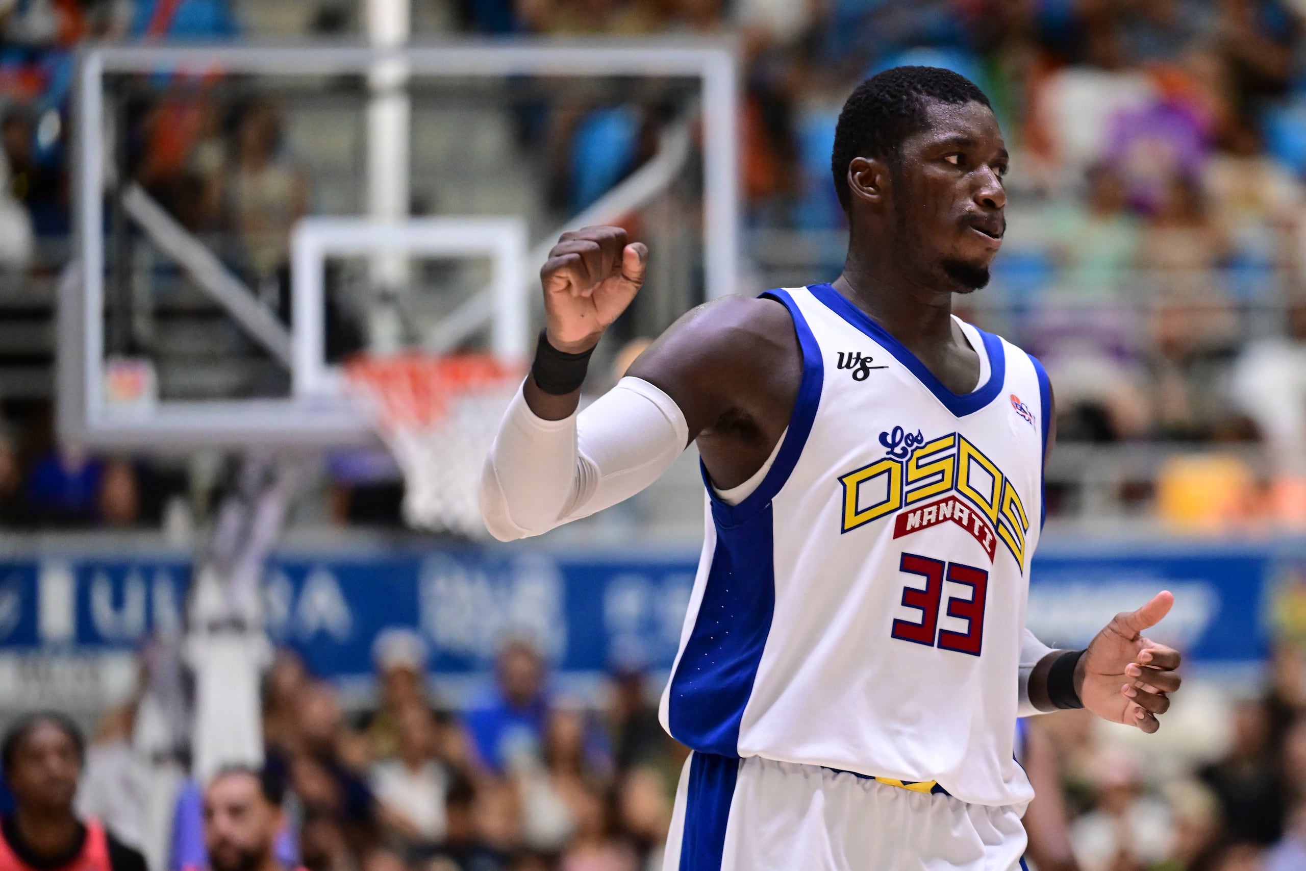 Cheick Diallo durante la final 2024 del BSN entre los Osos de Manatí y los Criollos de Caguas.