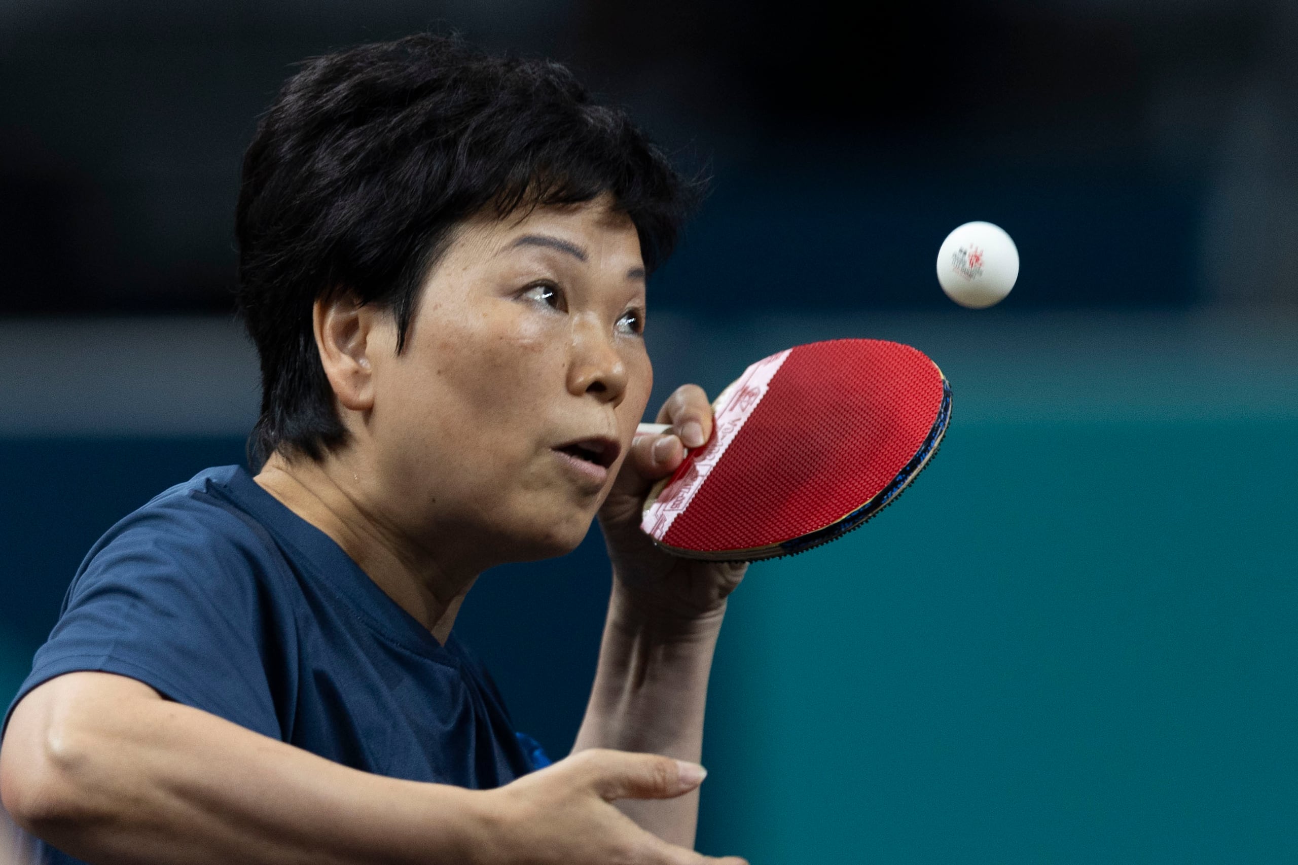 Ni Xia Lian ha jugado a tenis de mesa a nivel internacional desde el 1983.