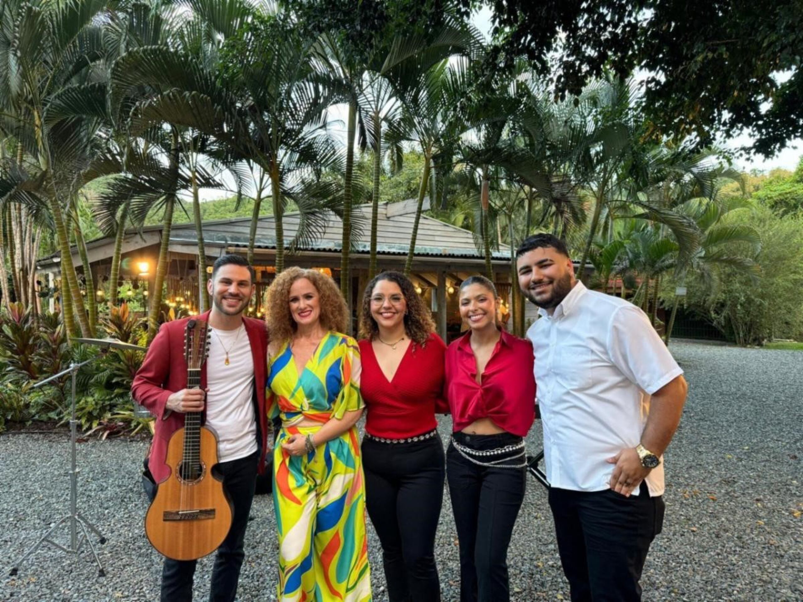 La producción reúne a grandes figuras que han representado a Puerto Rico nacional e internacionalmente.