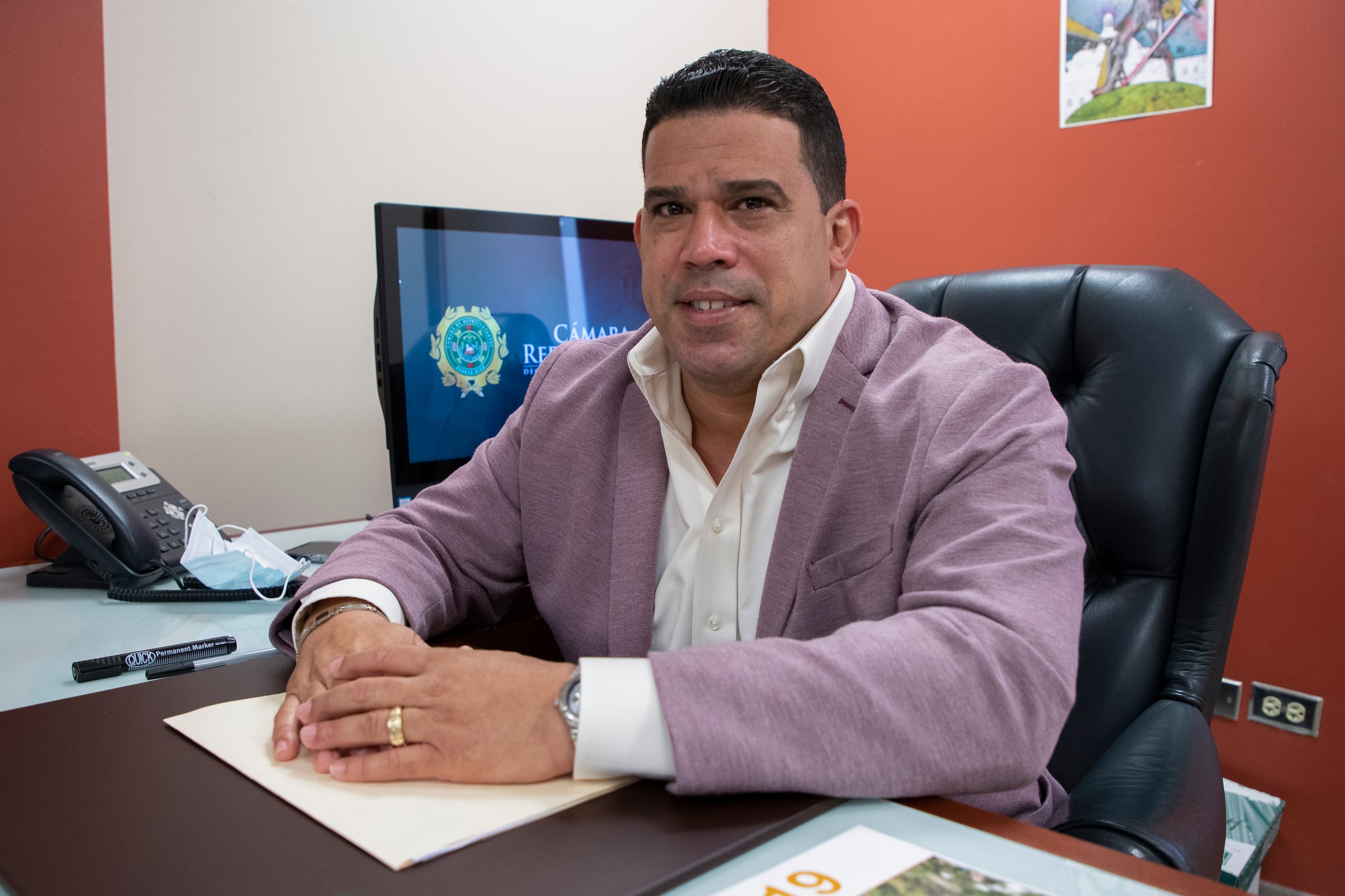 El representante Er Yazzer Morales.