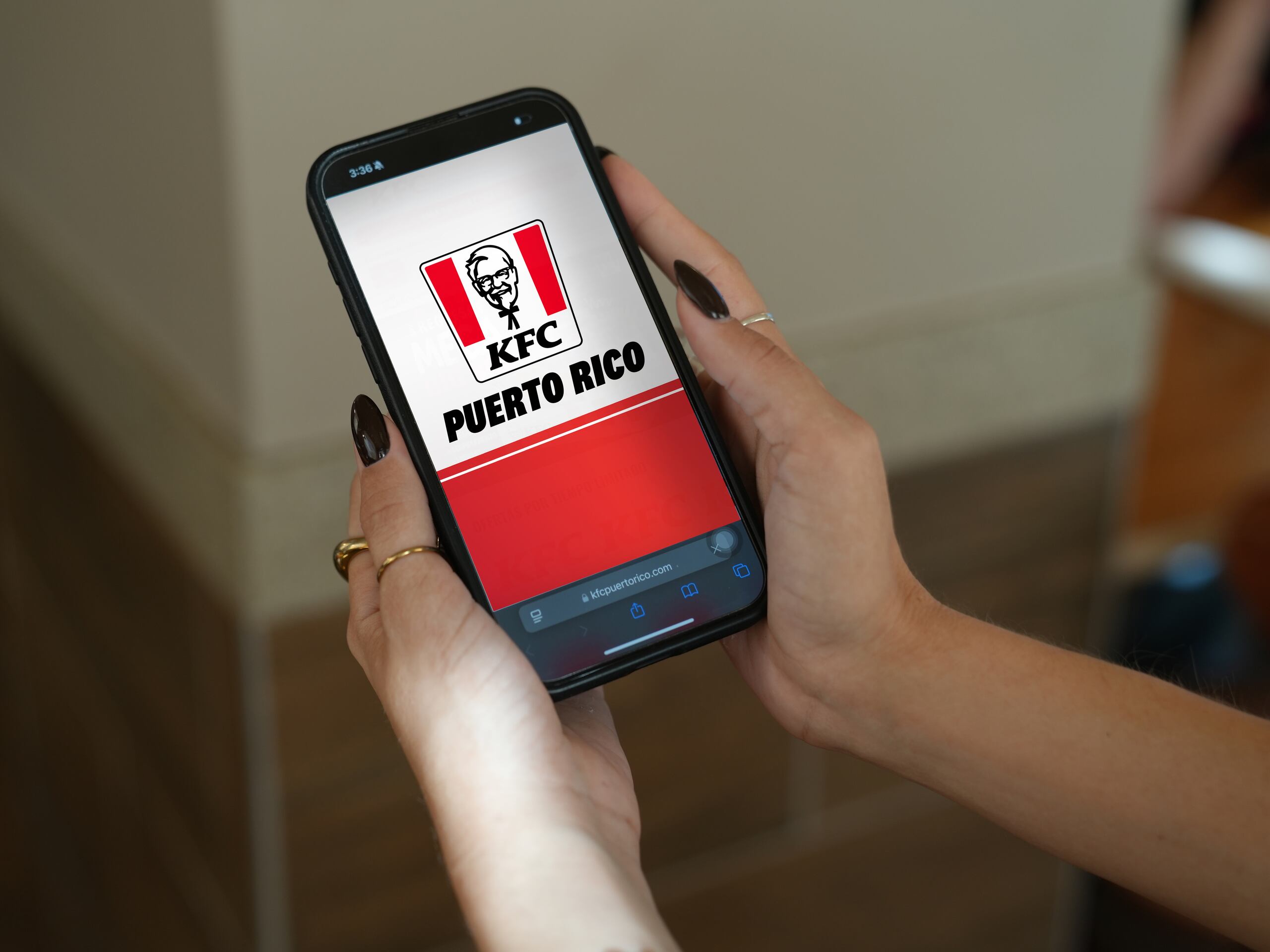 Descarga la KFC App. Pedir es rápido y sencillo.