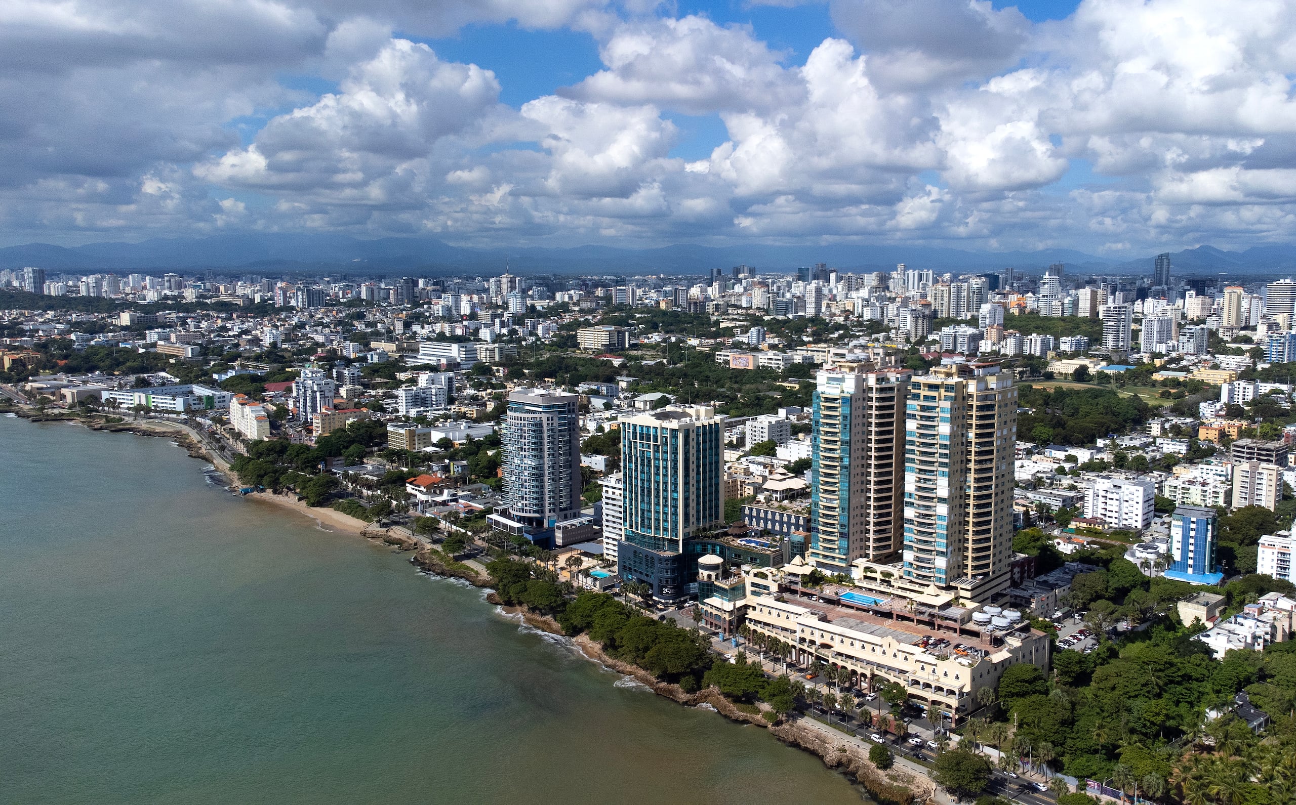 El turismo es el sector de mayor aporte a la economía dominicana, y se estima que este año alcanzará algo más del 20 % del producto interno bruto (PIB) del país.