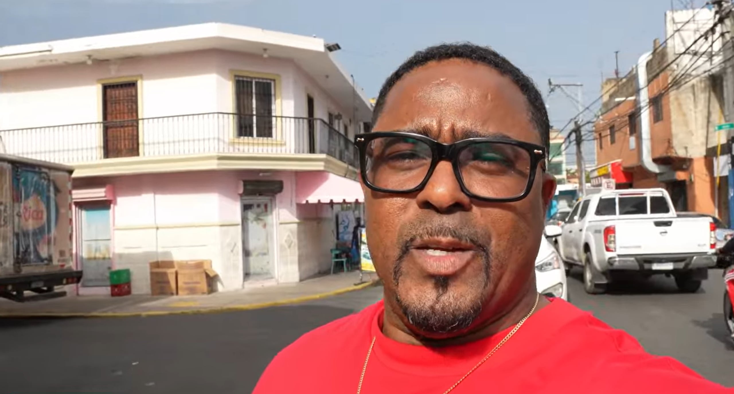 Regresó a su país.