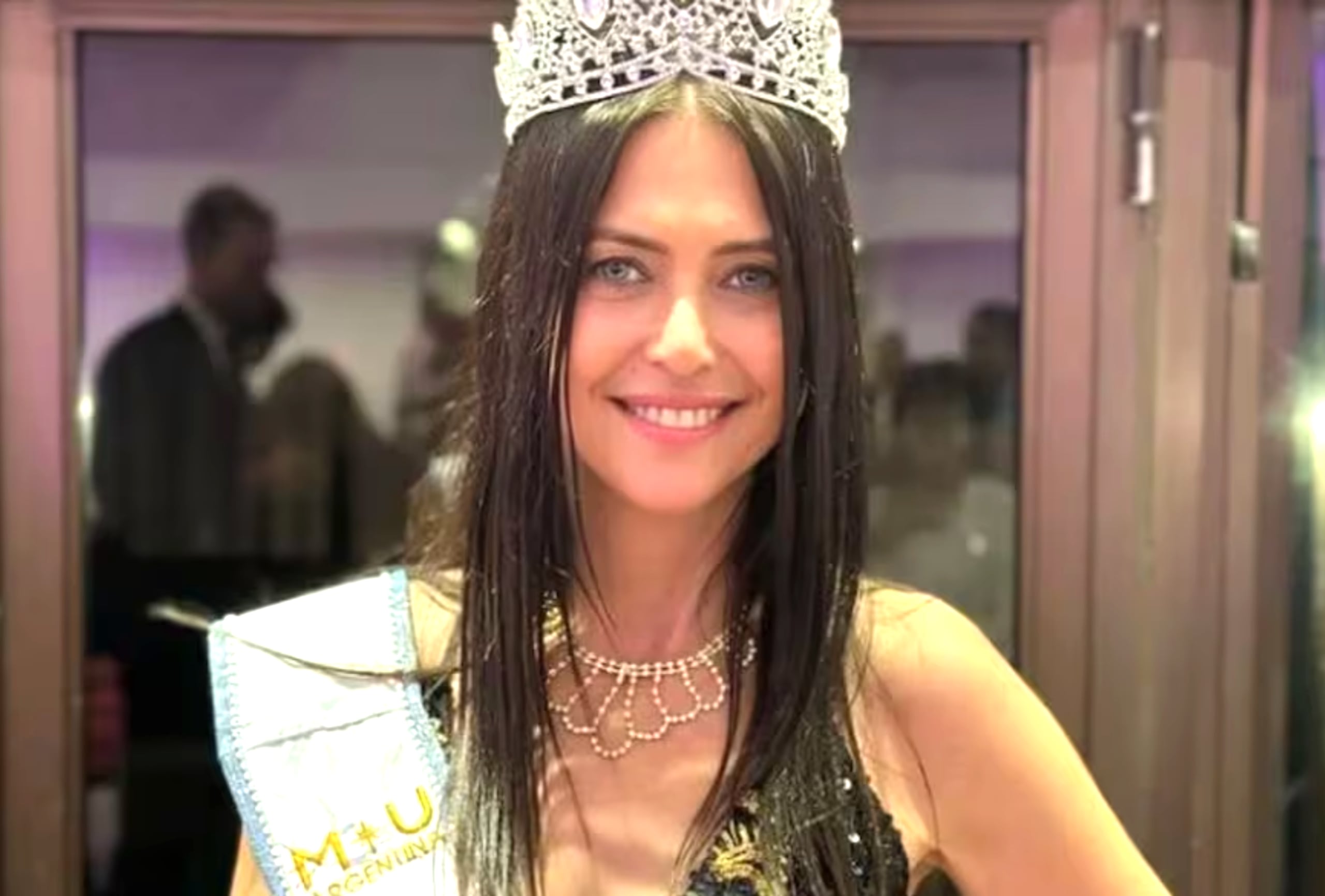 Alejandra Marisa Rodríguez, una mujer de 60 años, hace historia en los concursos de belleza tras coronarse como Miss Buenos Aires y tener el boleto para competir en Miss Universe Argentina 2024.