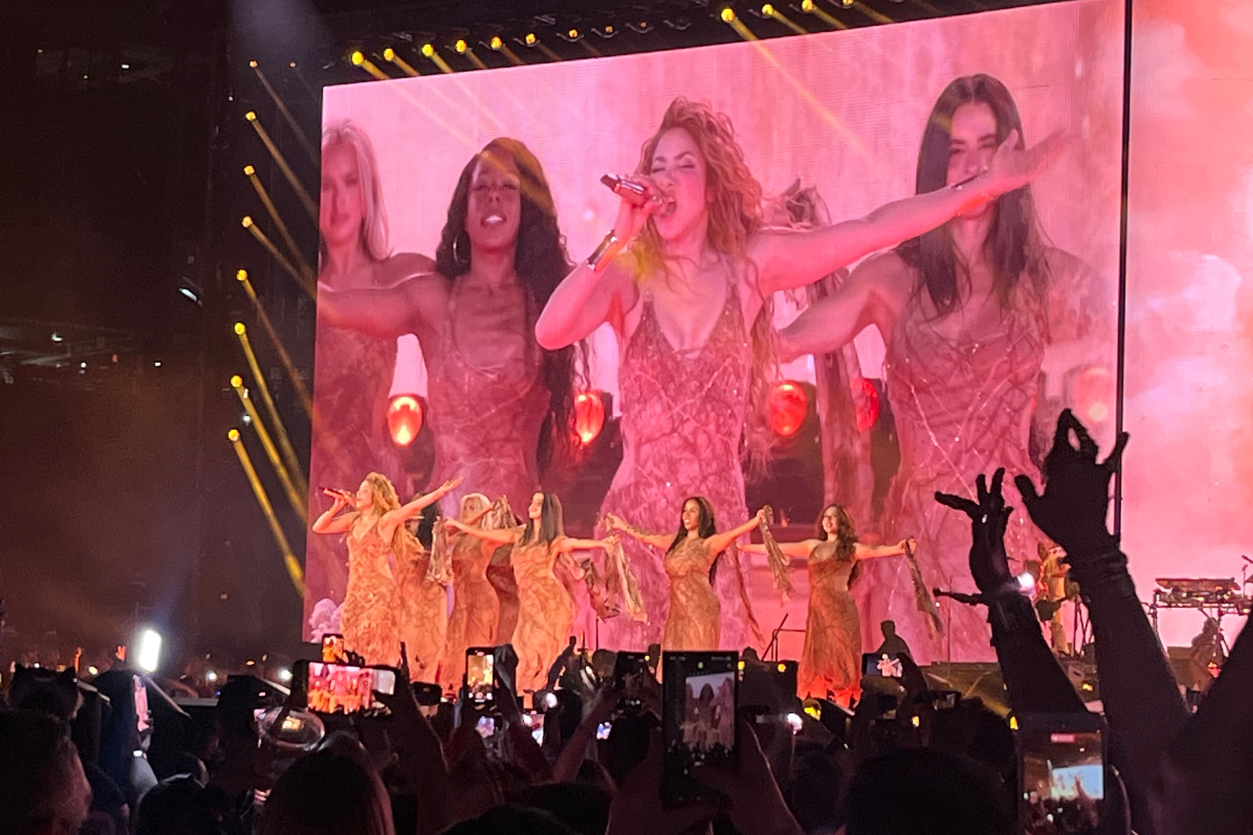 Shakira ha pospuesto varios conciertos a lo largo de su gira “Las mujeres ya no lloran”, incluyendo en República Dominicana.