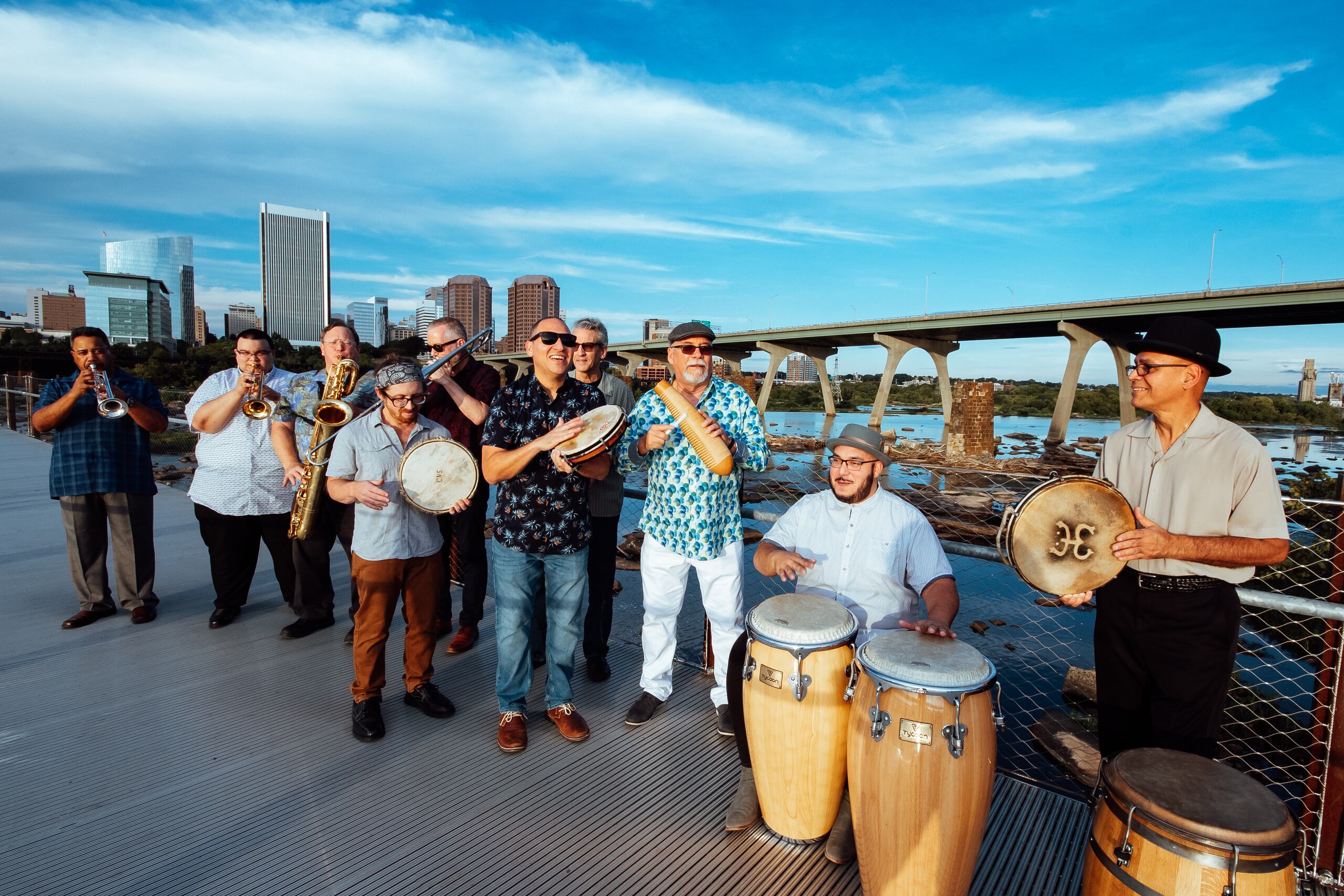 Kadencia sigue con su misión de celebrar la cultura y tradición puertorriqueña desde la diáspora y llegan a la pantalla chica con Apple TV+.