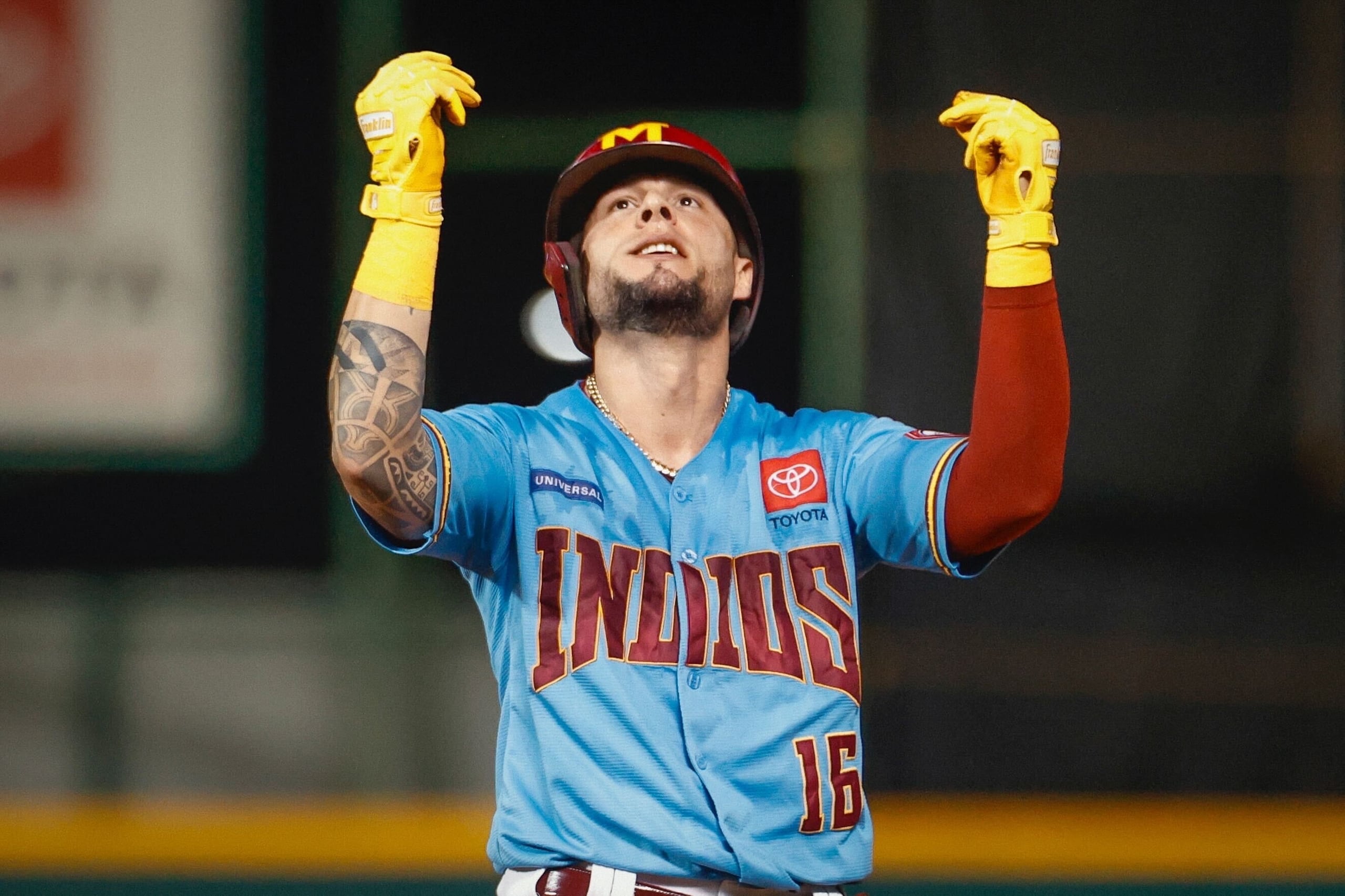Danny Ortiz, jardinero de los Indios, pegó de cuadrangular el domingo y llegó a 400 imparables en su carrera en la LBPRC.